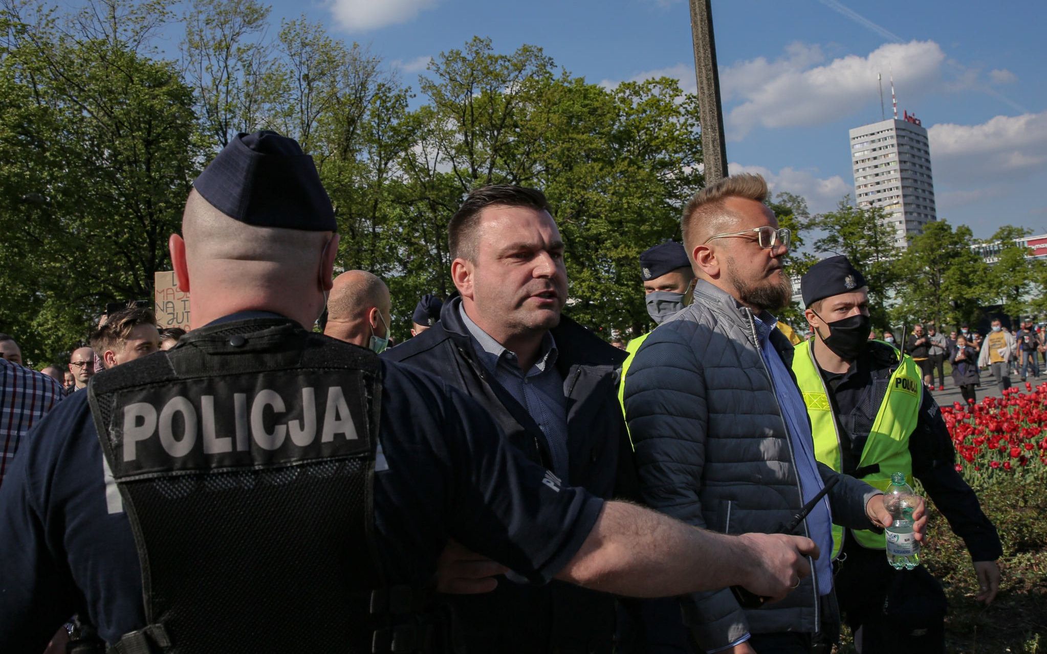 08.05.2020 Warszawa , Rondo Dmowskiego . Kandydat na prezydenta Pawel Tanajno podczas drugiego dnia strajku przedsiebiorcow . Protestujacy domagaja sie odmrozenia gospodarki ( trwa pandemia koronawirusa ).
Fot. Dawid Zuchowicz / Agencja Gazeta