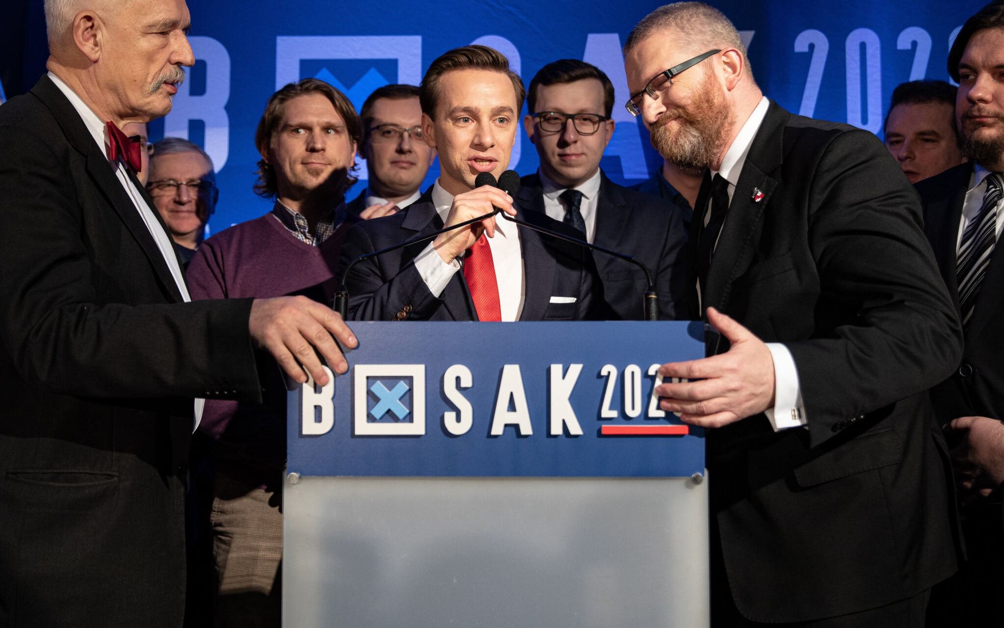 07.02.2020 Warszawa , ulica Henryka Sienkiewicza 4 . Studio Skandal . Janusz Korwin - Mikke (L), Robert Winnicki (CL), kandydat Konfederacji na stanowisko prezydenta Krzysztof Bosak (C), Grzegorz Braun (P) podczas inauguracji kampanii prezydenckiej Krzysztofa Bosaka. 
Fot. Dawid Zuchowicz / Agencja Gazeta