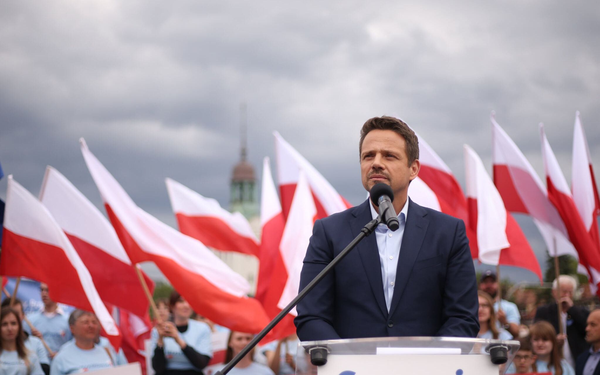 08.07.2020 Szczecin , plac Solidarnosci . Kandydat na stanowisko prezydenta RP Rafal Trzaskowski (C) podczas wiecu wyborczego w Szczecinie .
Fot. Cezary Aszkielowicz / Agencja Gazeta