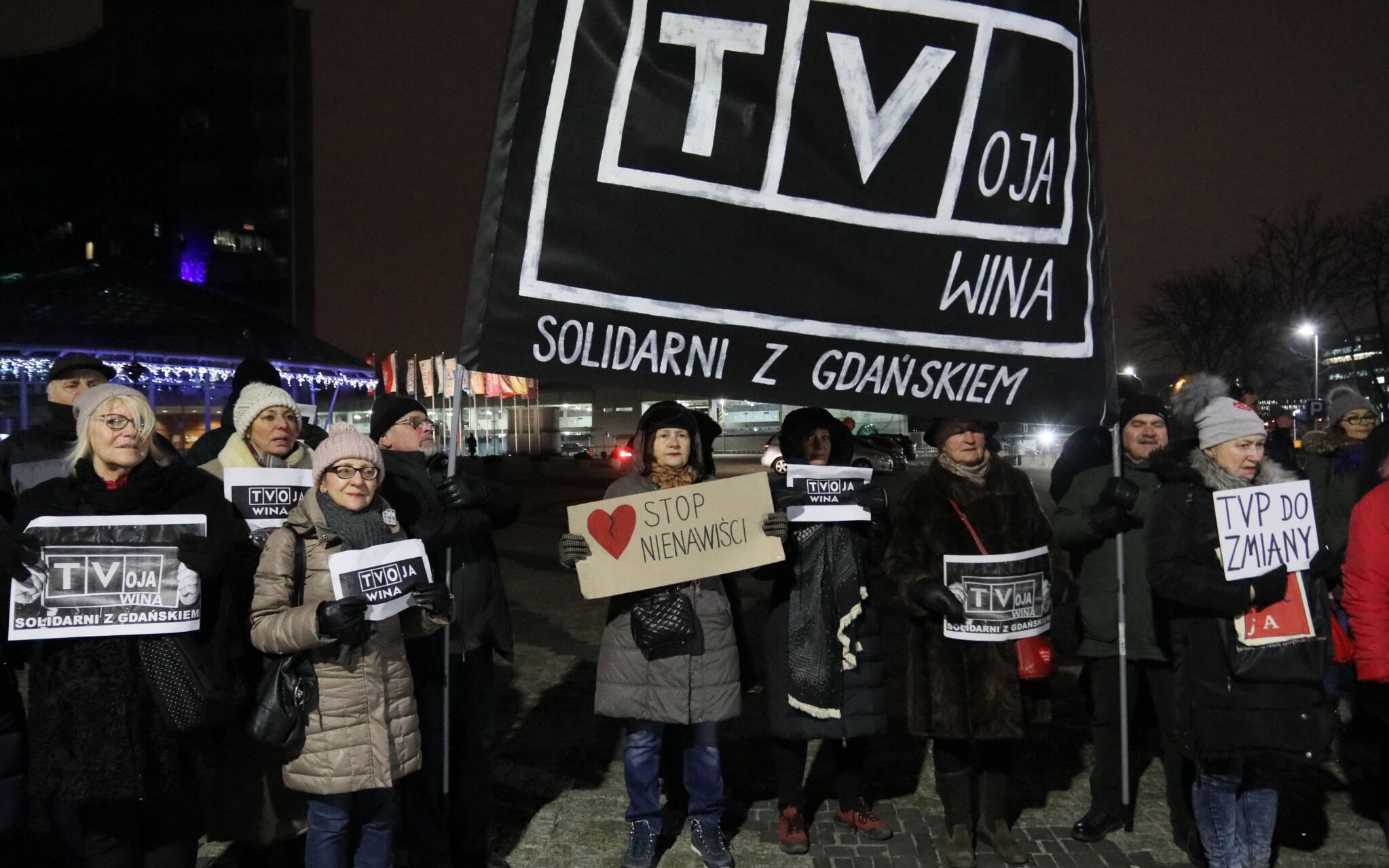 21.01.2019 Warszawa , ulica Woronicza 17 . Siedziba Telewizji Polskiej . Pikieta pod haslem : TVoja wina - solidarni z Gdanskiem .
Fot. Slawomir Kaminski / Agencja Gazeta