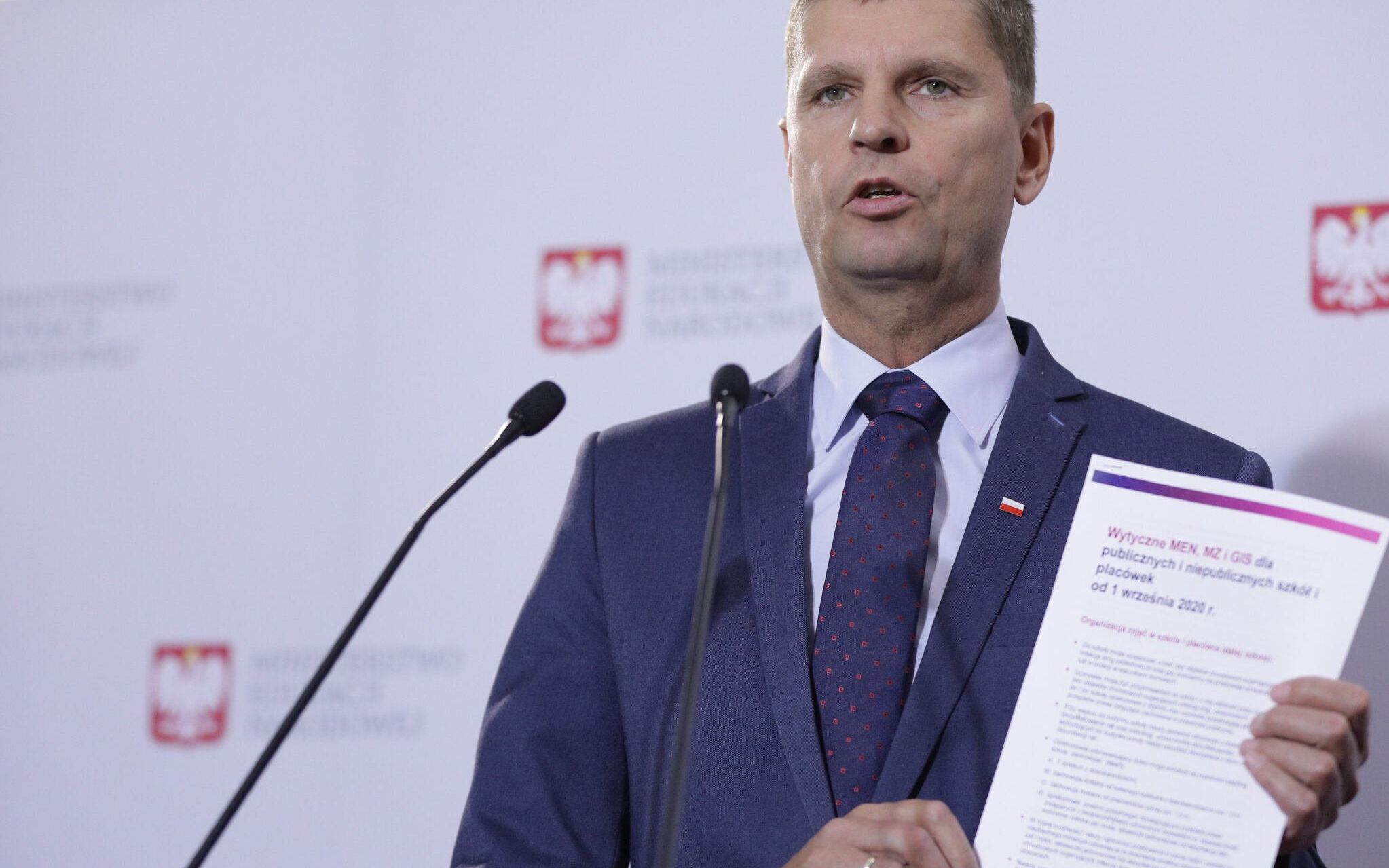 05.08.2020 Warszawa , aleja Szucha 25 . Minister Edukacji Narodowej Dariusz Piontkowski podczas konferencji prasowej ws organizacji roku szkolnego 2020/2021 w warunkach epidemii .
Fot. Dawid Zuchowicz / Agencja Gazeta