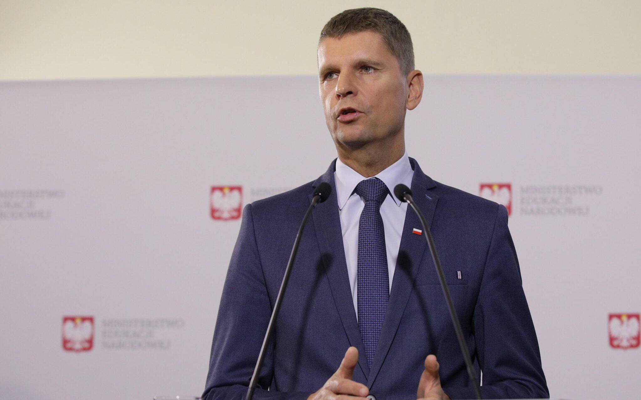 03.09.2020 Warszawa , aleja Szucha 25 . Minister Edukacji Narodowej Dariusz Piontkowski podczas konferencji prasowej "Poczatek nowego roku szkolnego 2020/2021. Bezpieczny powrot uczniow do szkol" .
Fot. Dawid Zuchowicz / Agencja Gazeta