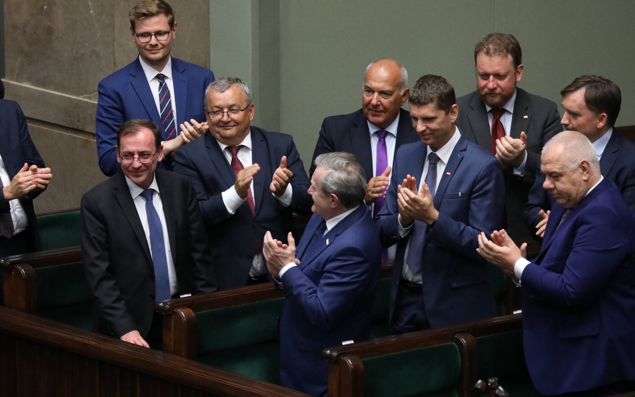 15.07.2020 Warszawa , uica Wiejska . Sejm . Minister srodowiska Michal Wos , minister spraw wewnetrznych i administracji , koorydnator sluzb specjalnych Mariusz Kaminski , minister infrastruktury Andrzej Adamczyk , minister kultury i dziedzictwa narodowego Piotr Glinski , minister finansow Tadeusz Koscinski , minister edukacji narodowej Dariusz Piontkowski , minister zdrowia Lukasz Szumowski , minister aktywow panstwowych Jacek Sasin , minister sprawiedliwosci Zbigniew Ziobro podczas debaty nad wnioskiem opozycji o wotum nieufnosci dla ministra spraw wewnetrznych i administracji Mariusza Kaminskiego i ministra sprawiedliwosci Zbigniewa Ziobro .
Fot. Slawomir Kaminski / Agencja Gazeta