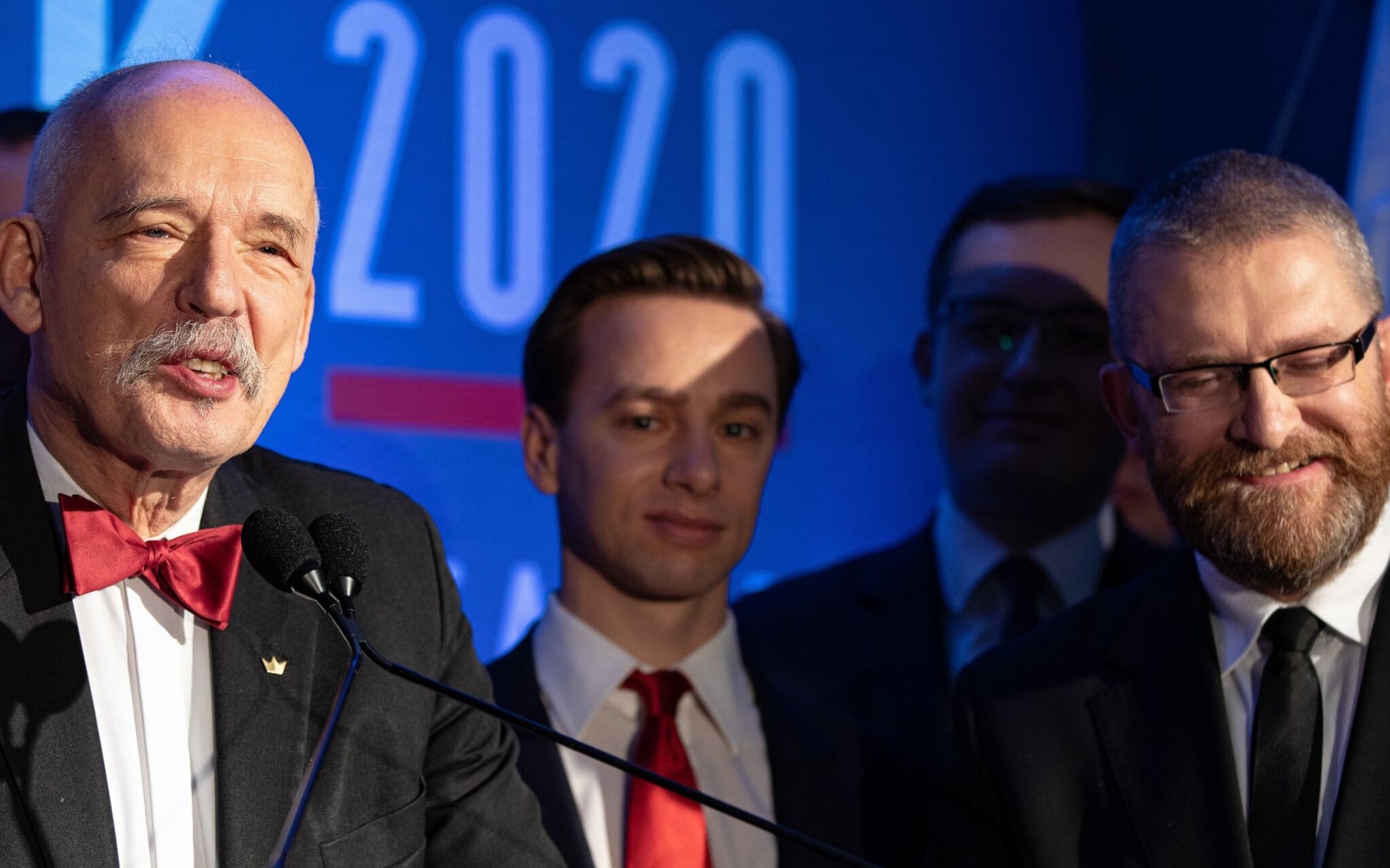 07.02.2020 Warszawa , ulica Henryka Sienkiewicza 4 . Studio Skandal . Od lewej: Janusz Korwin - Mikke , kandydat Konfederacji na stanowisko prezydenta Krzysztof Bosak , Robert Winnicki , Grzegorz Braun  podczas inauguracji kampanii prezydenckiej Krzysztofa Bosaka. 
Fot. Dawid Zuchowicz / Agencja Gazeta