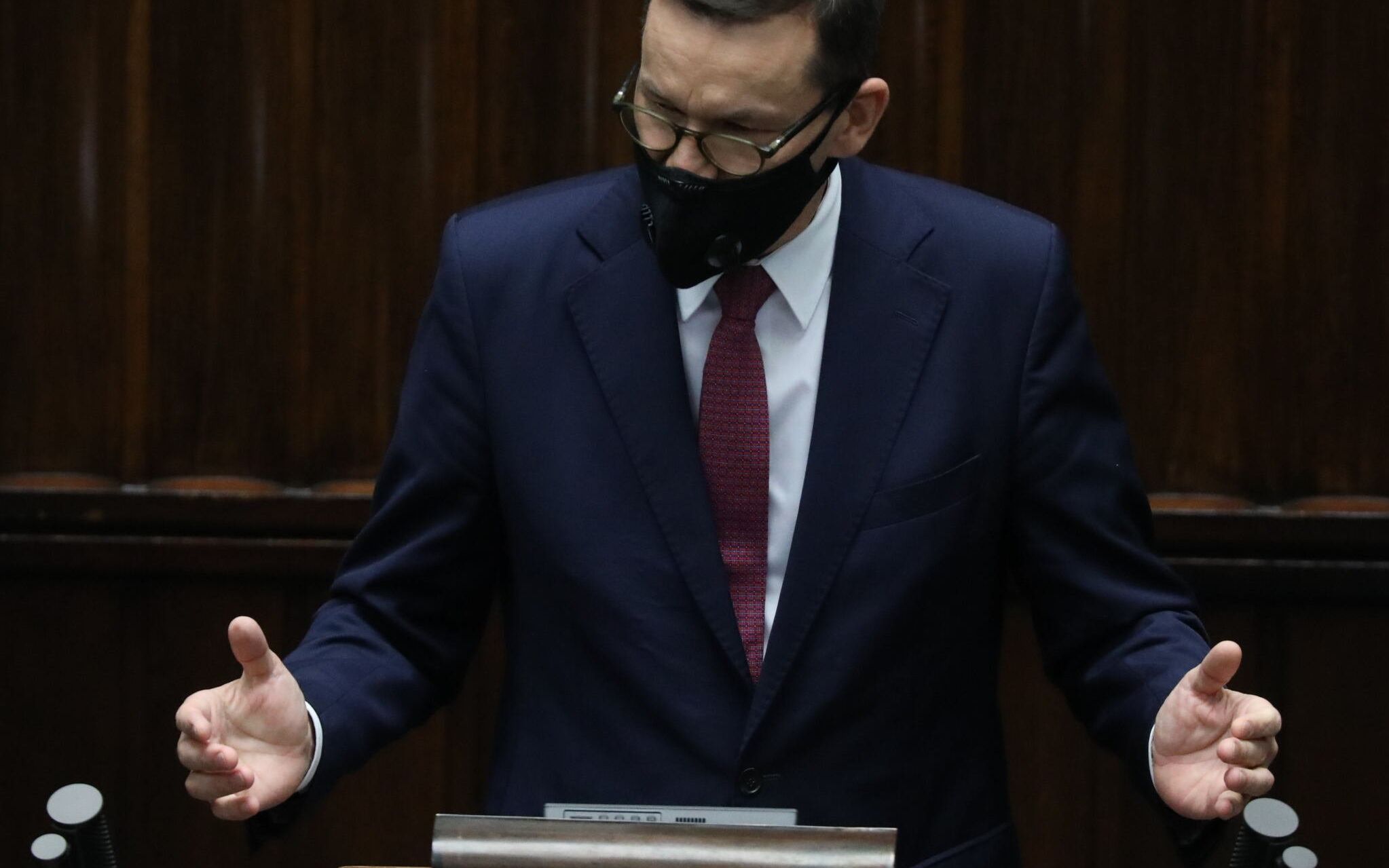 18.11.2020 Warszawa , ulica Wiejska . Sejm . 21 . posiedzenie Sejmu X kadencji . 21 . posiedzenie Sejmu X kadencji . Premier Mateusz Morawiecki podczas wystapienia na temat negocjacji w sprawie praworzadnosci i budzetu Unii Europejskiej .
Fot. Slawomir Kaminski / Agencja Gazeta