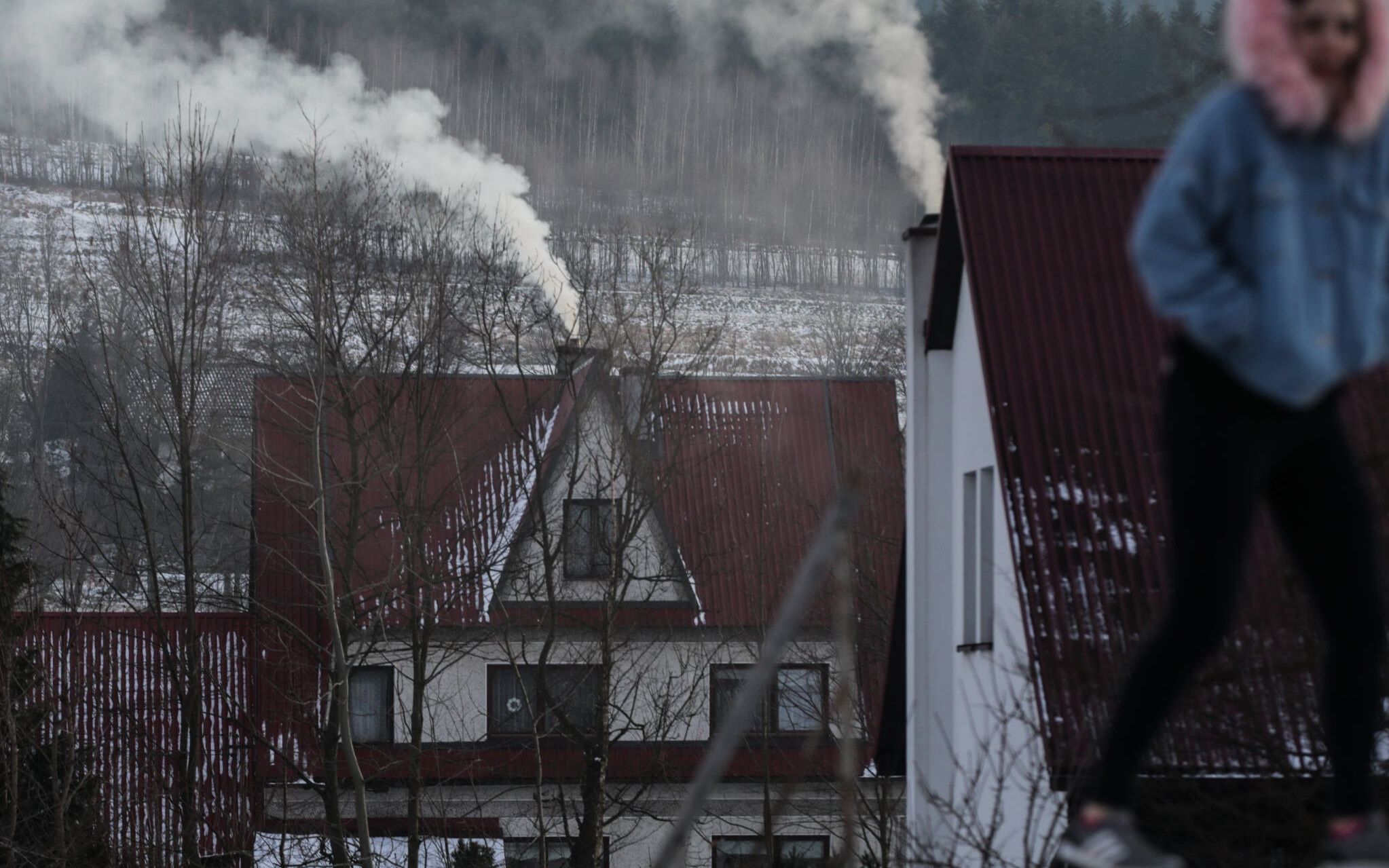06.01.2020 . Powiat Myslenicki . Dymiace kominy gospodarstw i instytucji .

Fot. Jakub Wlodek / Agencja Gazeta