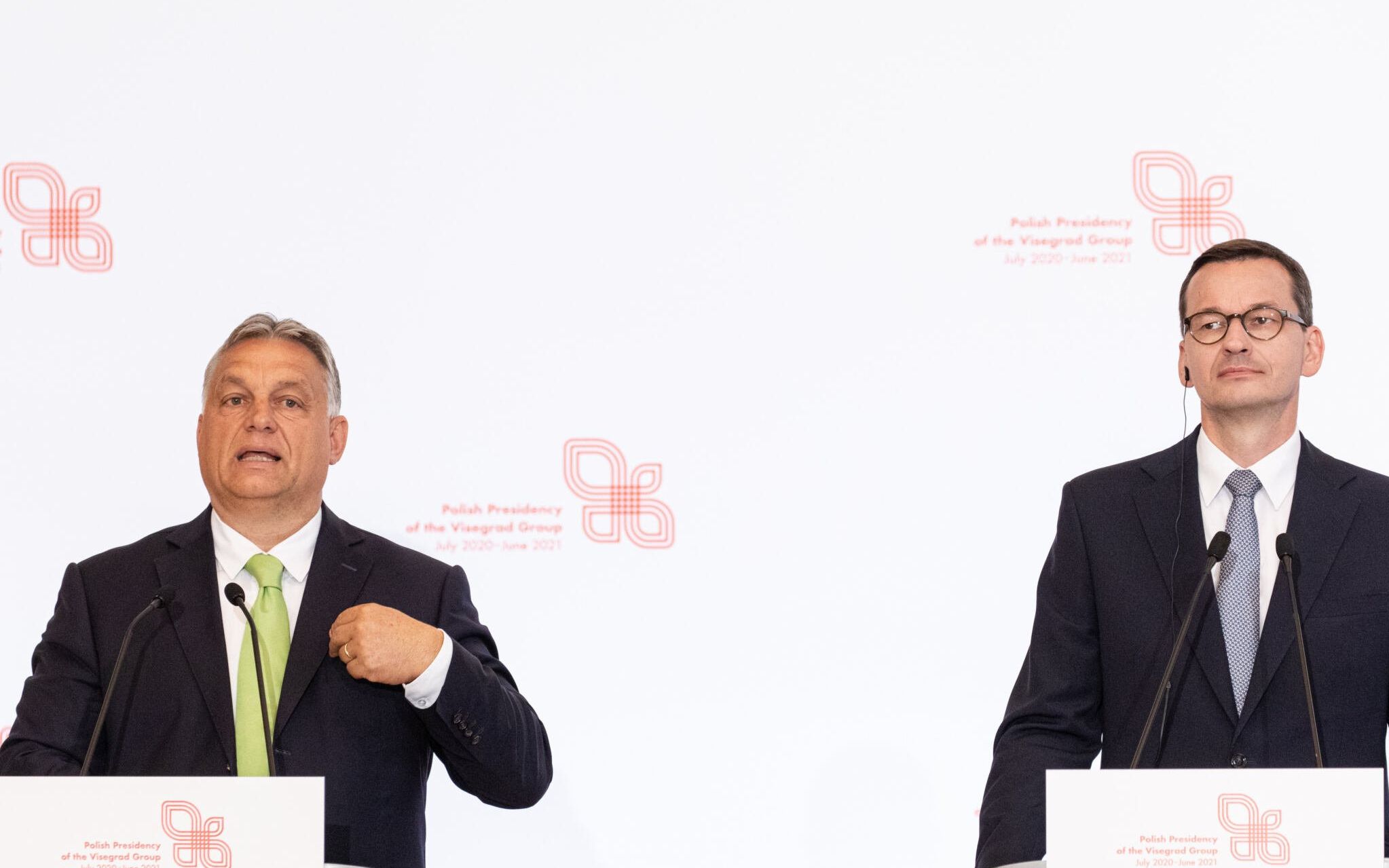 03.07.2020 Warszawa , Kancelaria Prezesa Rady Ministrow . Premier Wegier Viktor Orban (L) i Mateusz Morawiecki (P)  podczas konferencji prasowej premierow panstw Grupy Wyszehradzkiej V4 . 
Fot. Dawid Zuchowicz / Agencja Gazeta