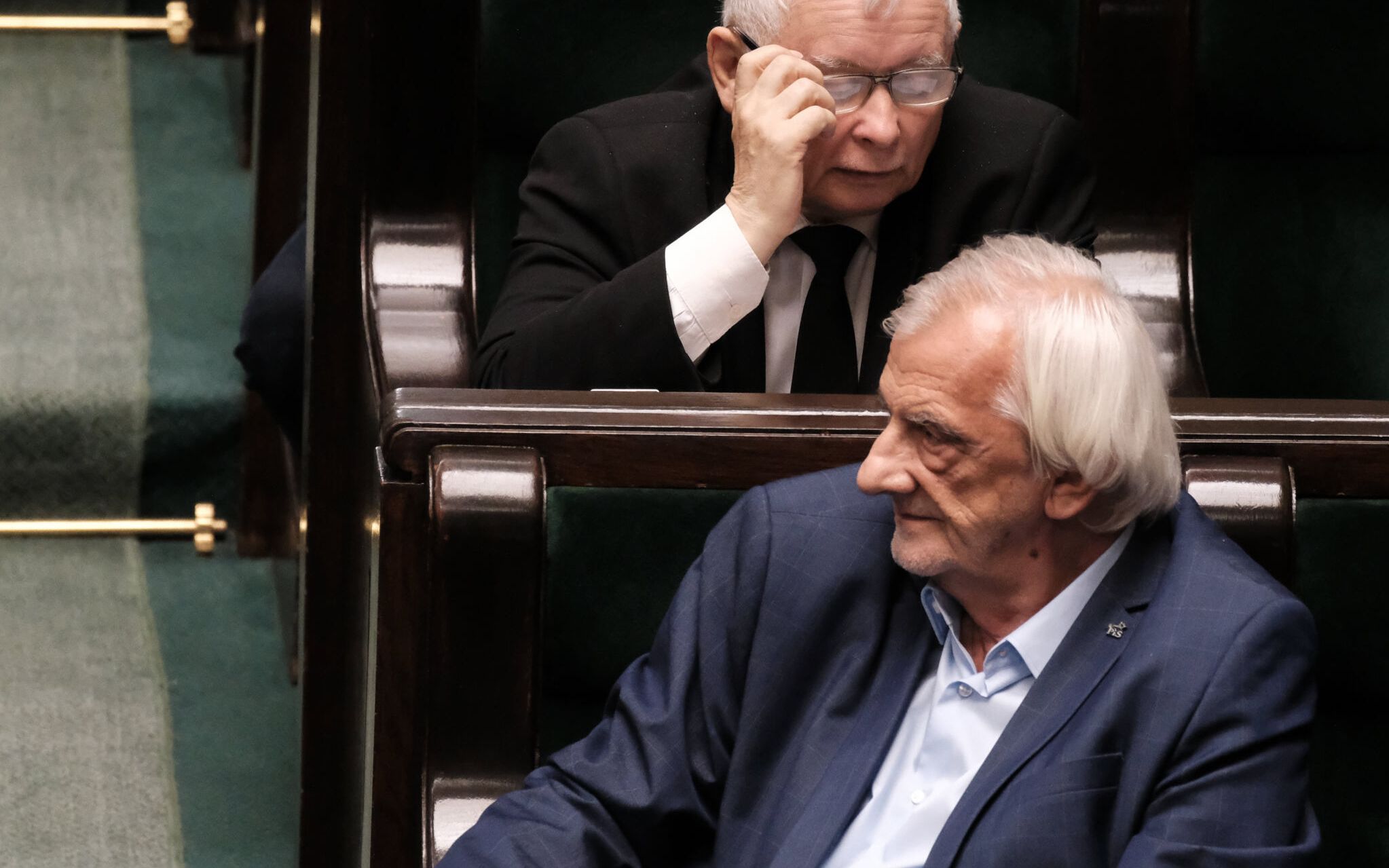 15.07.2020 Warszawa , uica Wiejska . Sejm . Jaroslaw Kaczynski (G), wicemarszalek Sejmu Ryszard Terlecki  (D) podczas debaty nad wnioskiem opozycji o wotum nieufnosci dla ministra spraw wewnetrznych i administracji Mariusza Kaminskiego .
Fot. Slawomir Kaminski / Agencja Gazeta