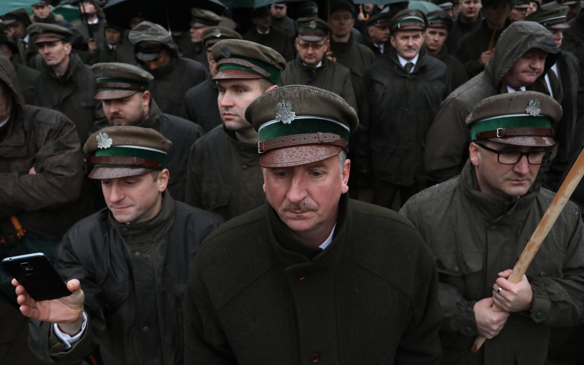 22.11.2017 Warszawa , ul. Wiejska . Pikieta lesnikow w obronie ministra srodowiska Jana Szyszki .
Fot. Slawomir Kaminski / Agencja Gazeta