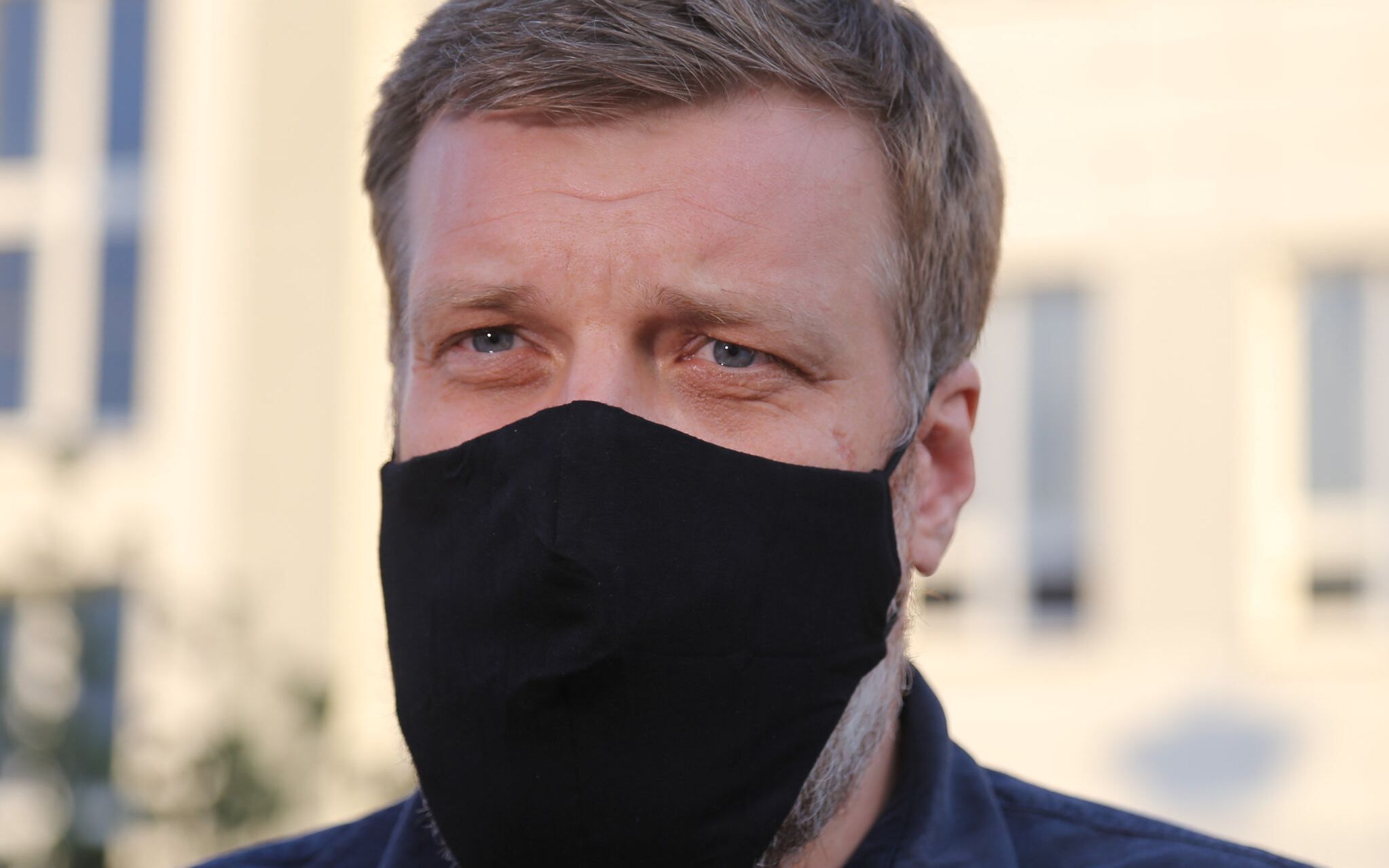 10.08.2020  Bialystok . Adrian Zandberg podczas demonstracji srodowisk LGBT na placu przed ratuszem , wiec poparcia dla Margot , ktora zostala aresztowana .
Fot. Agnieszka Sadowska/ Agencja Gazeta.