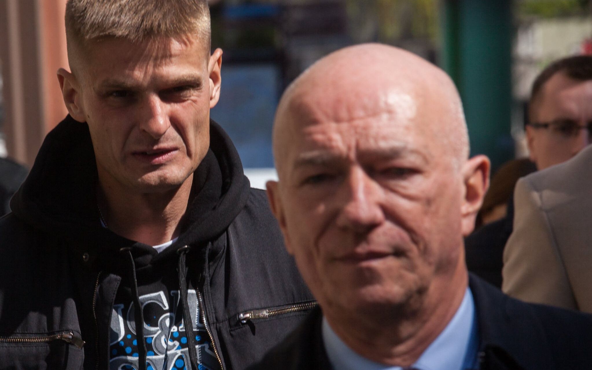 17.04.2019 Wroclaw . Tomasz Komenda ( falszywie oskarzony spedzil 18 lat w wiezieniu ) i jego adwokat Zbigniew Cwiakalski skladaja wniosek o odszkodowanie .
Fot. Krzysztof Cwik / Agencja Gazeta