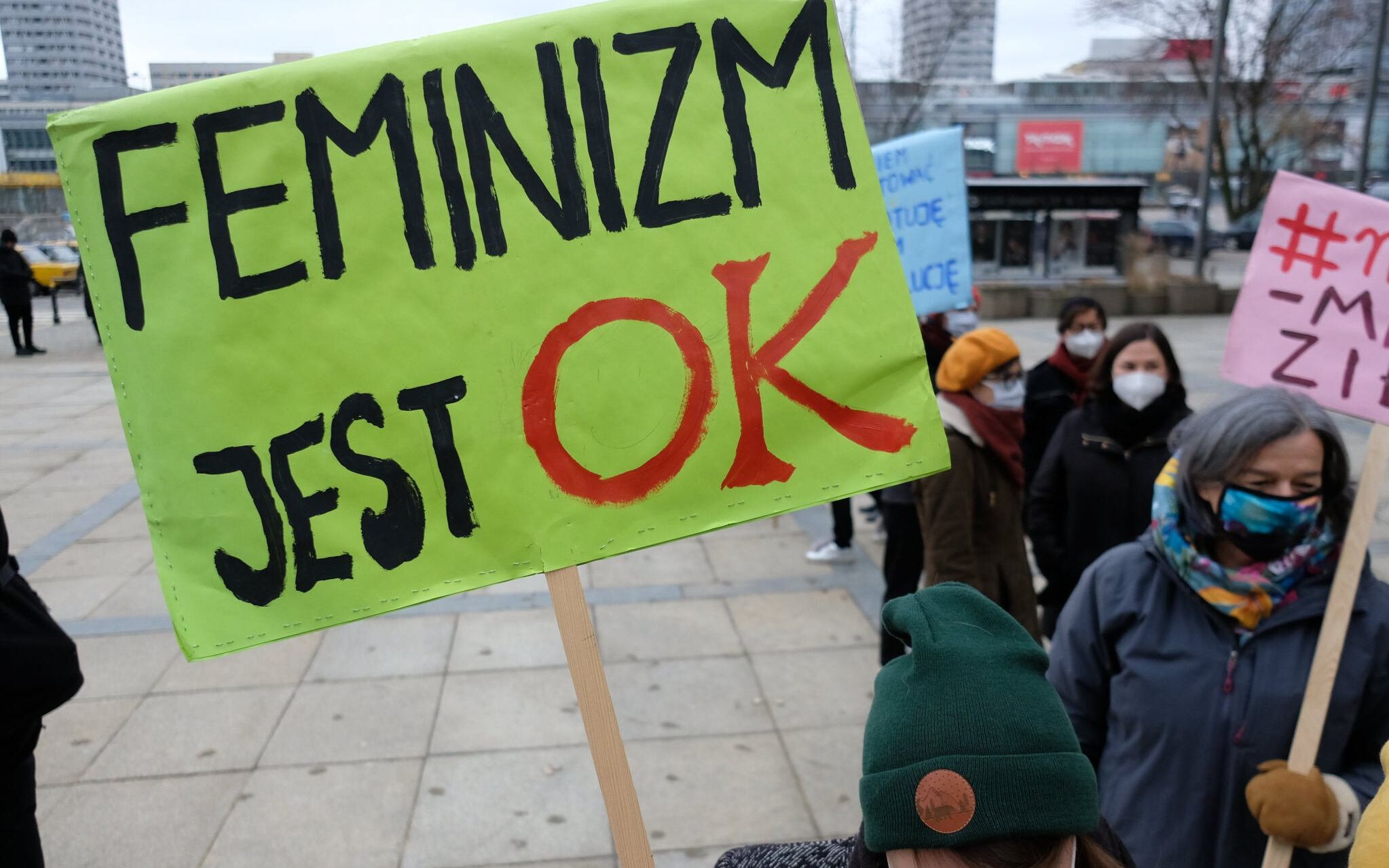07.03.2021 Warszawa , pl Defilad , Manifa 2021 - gra miejska zorganizowana przez Manife Warszawska . ' Cudze oczy to nasze wiezienie , cudze mysli - nasze klatki "
Fot. Slawomir Kaminski / Agencja Gazeta