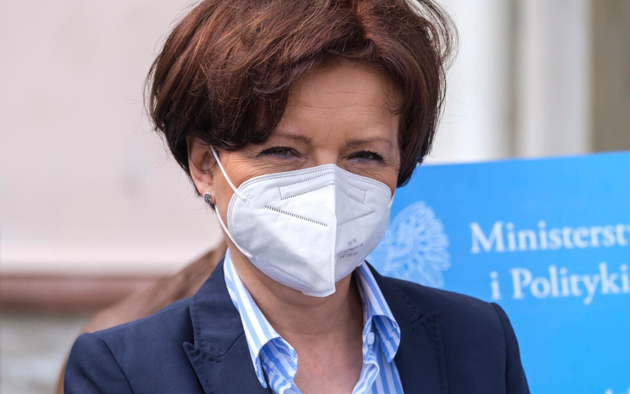 29.04.2021 Rzeszow , ul Litewska 2 . Minister Rodziny i Polityki Spolecznej Marlena Malag podczas konferencji prasowej nt rozwoju sieci osrodkow wsparcia dla osob z zaburzeniami psychicznymi oraz wreczeniem promesy dla miasta i gminy Rzeszow .
Fot. Patryk Ogorzalek / Agencja Gazeta
