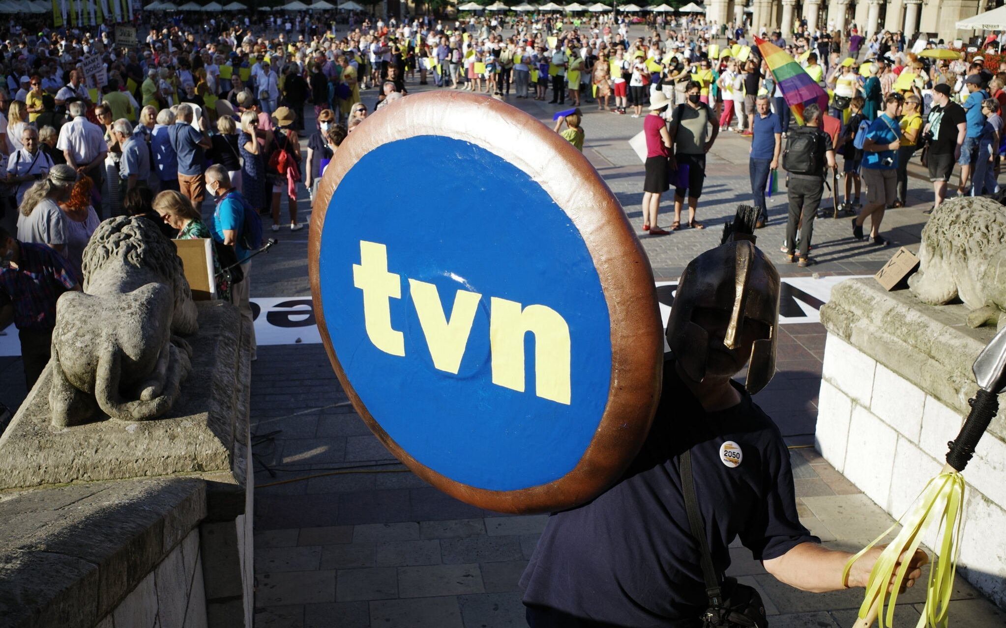 10.08.2021 Krakow , Rynek Glowny . Protest w obronie TVN na dzien przed glosowaniem ustawy "lex TVN" w sejmie .
Jakub Wlodek / Agencja Gazeta