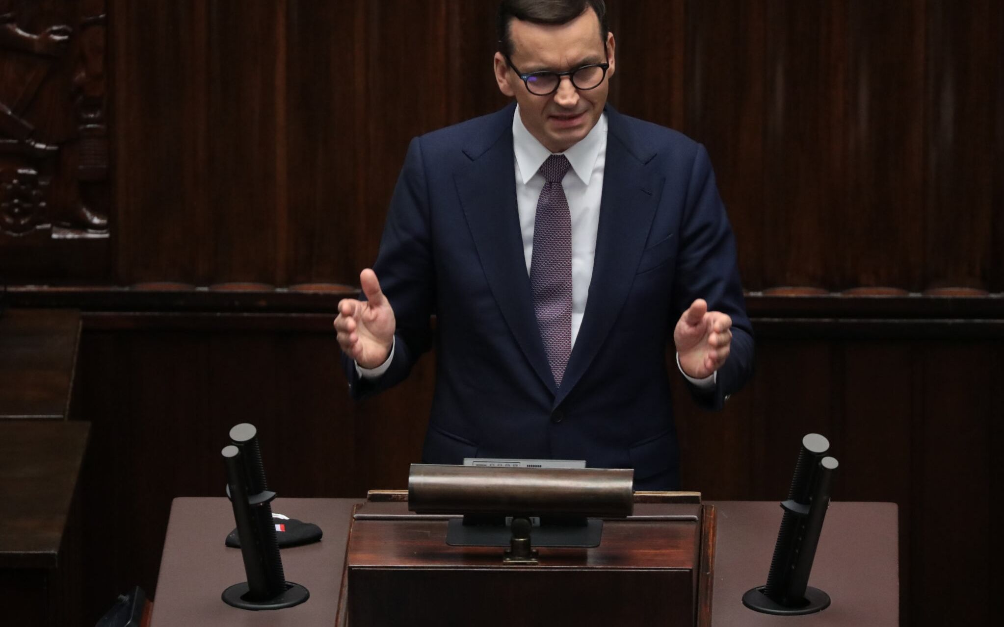 06.09.2021 Warszawa , ulica Wiejska . Sejm . 36 . posiedzenie Sejmu IX kadencji . Premier Mateusz Morawiecki podczas rozpatrzenia rozporzadzenia prezydenta RP z dnia 02.09.2021 w sprawie wprowadzenia stanu wyjatkowego na obszarze czesci wojewodztwa podlaskiego i czesci wojewodztwa lubelskiego w zwiazku z naplywem migrantow przez granice polsko - bialoruska .
Fot. Slawomir Kaminski / Agencja Gazeta