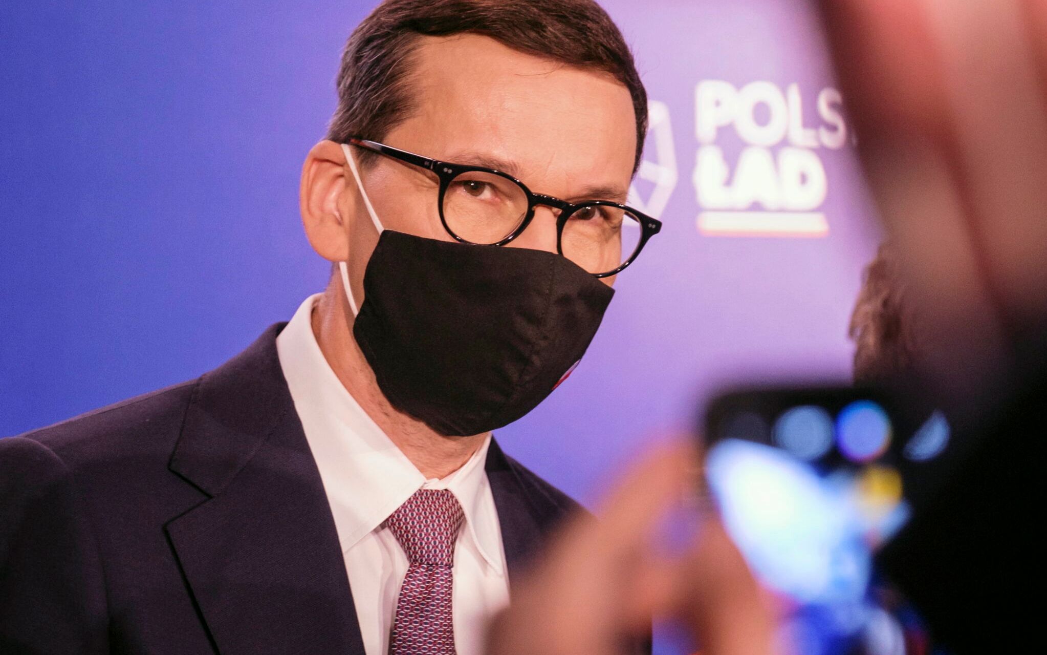 26.09.2021 Przeclaw . Dom Kultury . Wizyta premiera Mateusza Morawieckiego . Premier Mateusz Morawiecki podczas spotkania z mieszkancami Przeclawia i prezentacji zalozen programu Polski Lad .
Fot. Patryk Ogorzalek / Agencja Gazeta