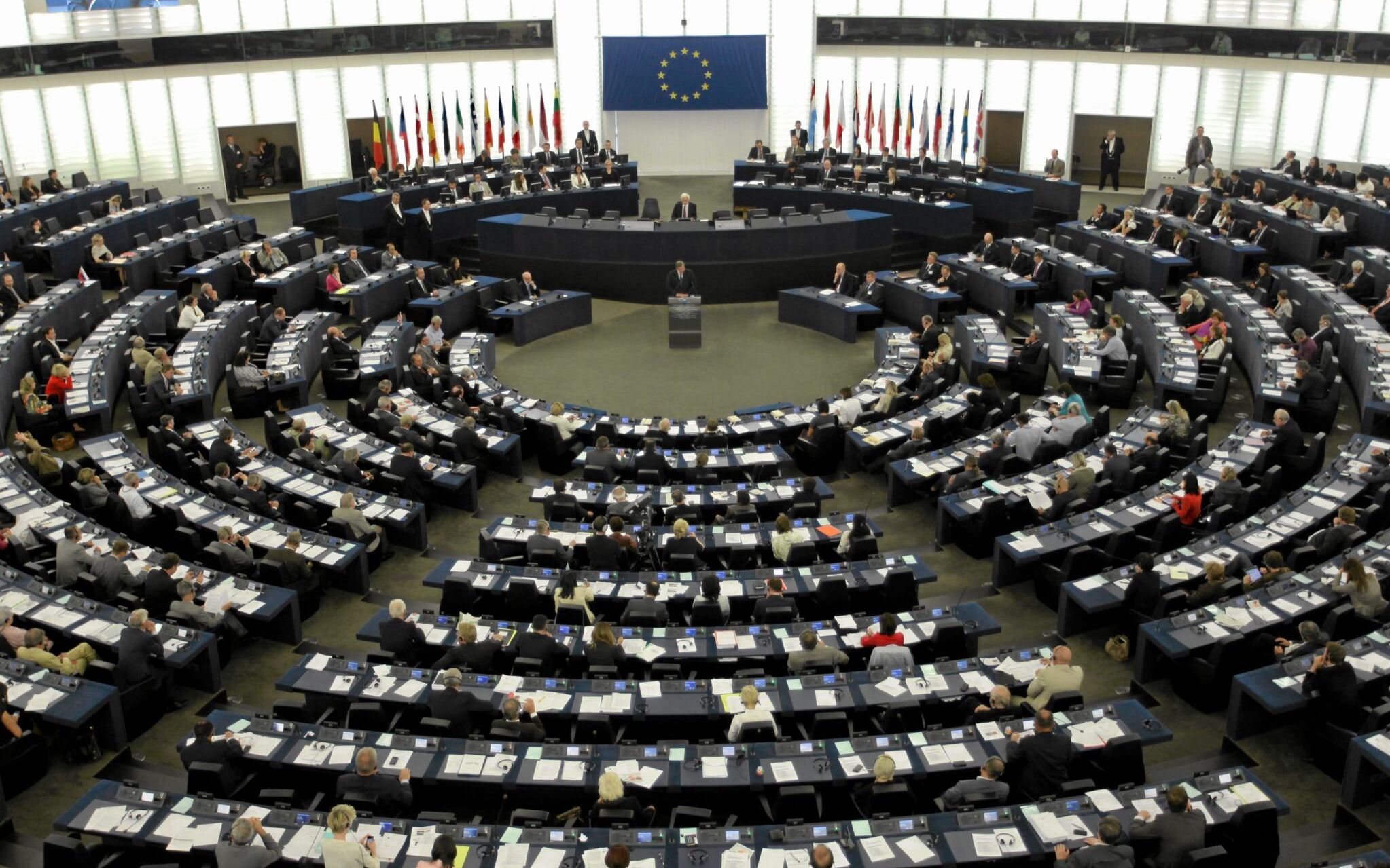 13.09.2011 FRANCJA , STRASBURG , PREZYDENT RP BRONISLAW KOMOROWSKI PRZEMAWIA NA POSIEDZENIU PLENARNYM PODCZAS WIZYTY OFICJALNEJ W PARLAMENCIE EUROPEJSKIM . PREZYDENTOWI TOWARZYSZY PRZEWODNICZACY PARLAMENTU EUROPEJSKIEGO JERZY BUZEK .
FOT. SLAWOMIR KAMINSKI / AGENCJA GAZETA