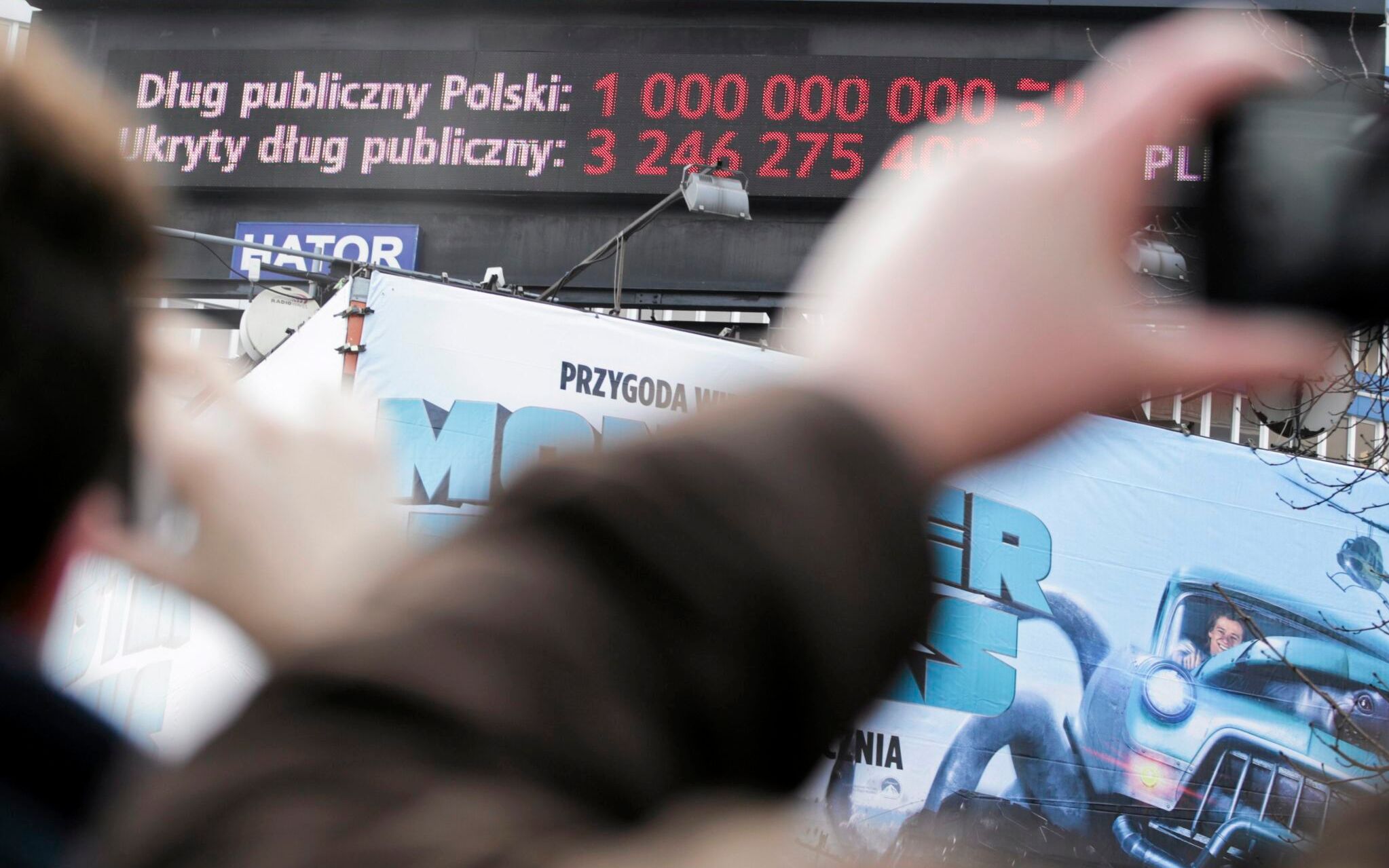10.01.2017 Warszawa , Rondo Dmowskiego . Pierwszy bilion na liczniku dlugu publicznego .
Fot. Adam Stepien / Agencja Gazeta
