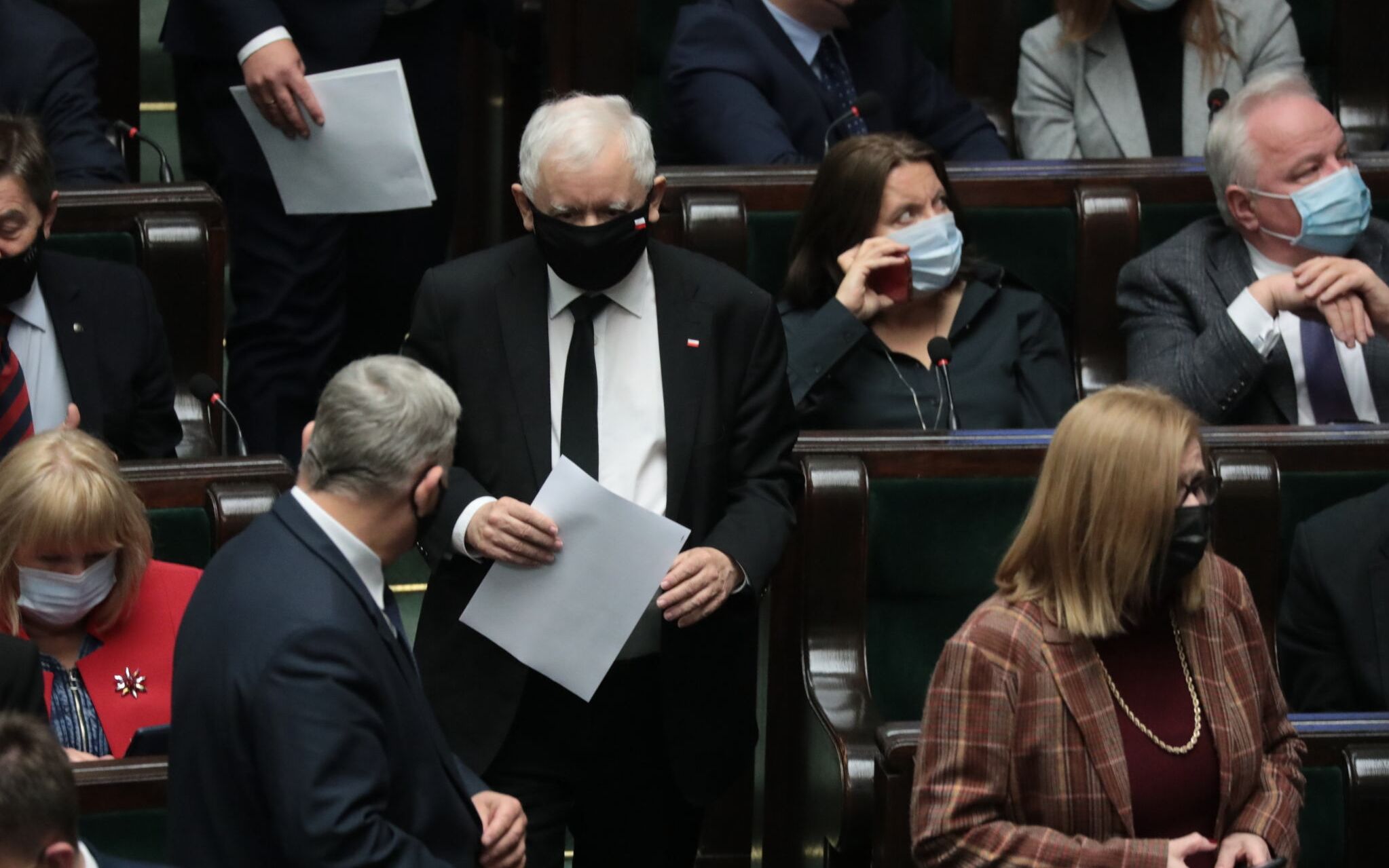 17.11.2021 Warszawa , ulica Wiejska . Sejm . 42 . posiedzenie Sejmu IX kadencji . Jaroslaw Kaczynski (C) podczas bloku glosowan .
Fot. Slawomir Kaminski / Agencja Wyborcza.pl