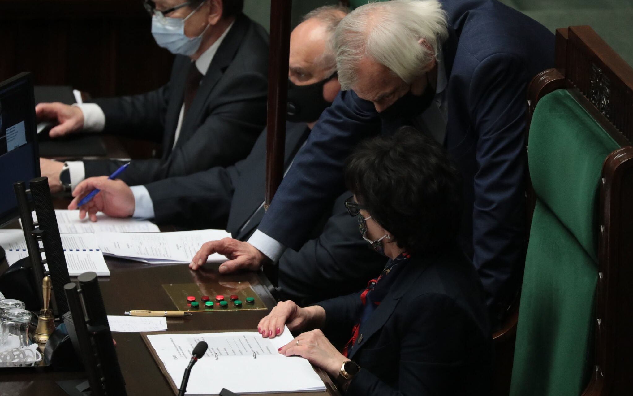 09.02.2022 Warszawa , ulica Wiejska . Sejm . Drugi dzien 48 . posiedzenia Sejmu IX kadencji . Wicemarszalek Sejmu Ryszard Terlecki (2P), marszalek Sejmu Elzbieta Witek (P) podczas  bloku glosowan .
Fot. Slawomir Kaminski / Agencja Wyborcza.pl