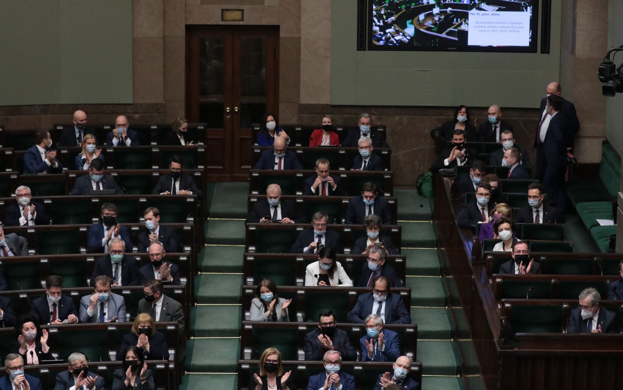 11.03.2022 Warszawa , ul Wiejska , Sejm . Poslowie podczas trzeciego czytania rzadowego projektu ustawy o obronie Ojczyzny .
Fot. Slawomir Kaminski / Agencja Wyborcza.pl