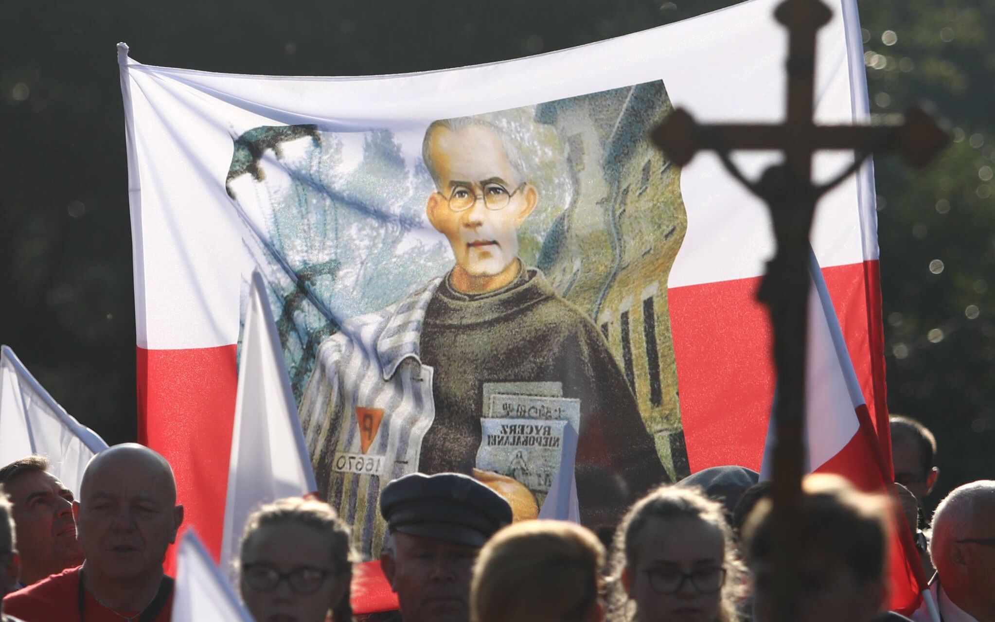 15.08.2019 Oswiecim . Marsz Polakow i Polonii , spod Kosciola Salezjanow na teren bylego obozu Auschwitz - Birkenau . Fot. Jakub Porzycki / Agencja Wyborcza.pl