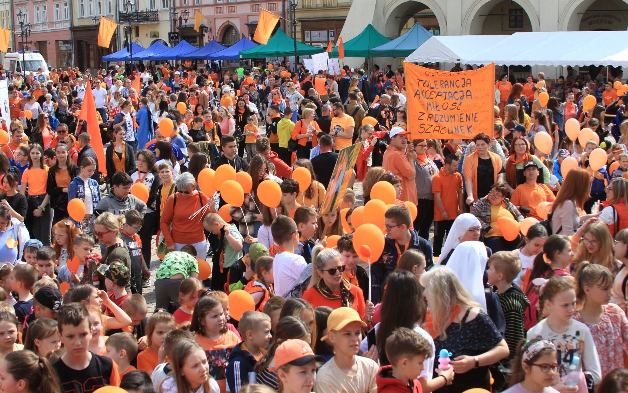 Grafika do artykułu DPS Jordanów? Lepiej porozmawiajmy o Jarosławiu i o tym, jak żyć bez DPS