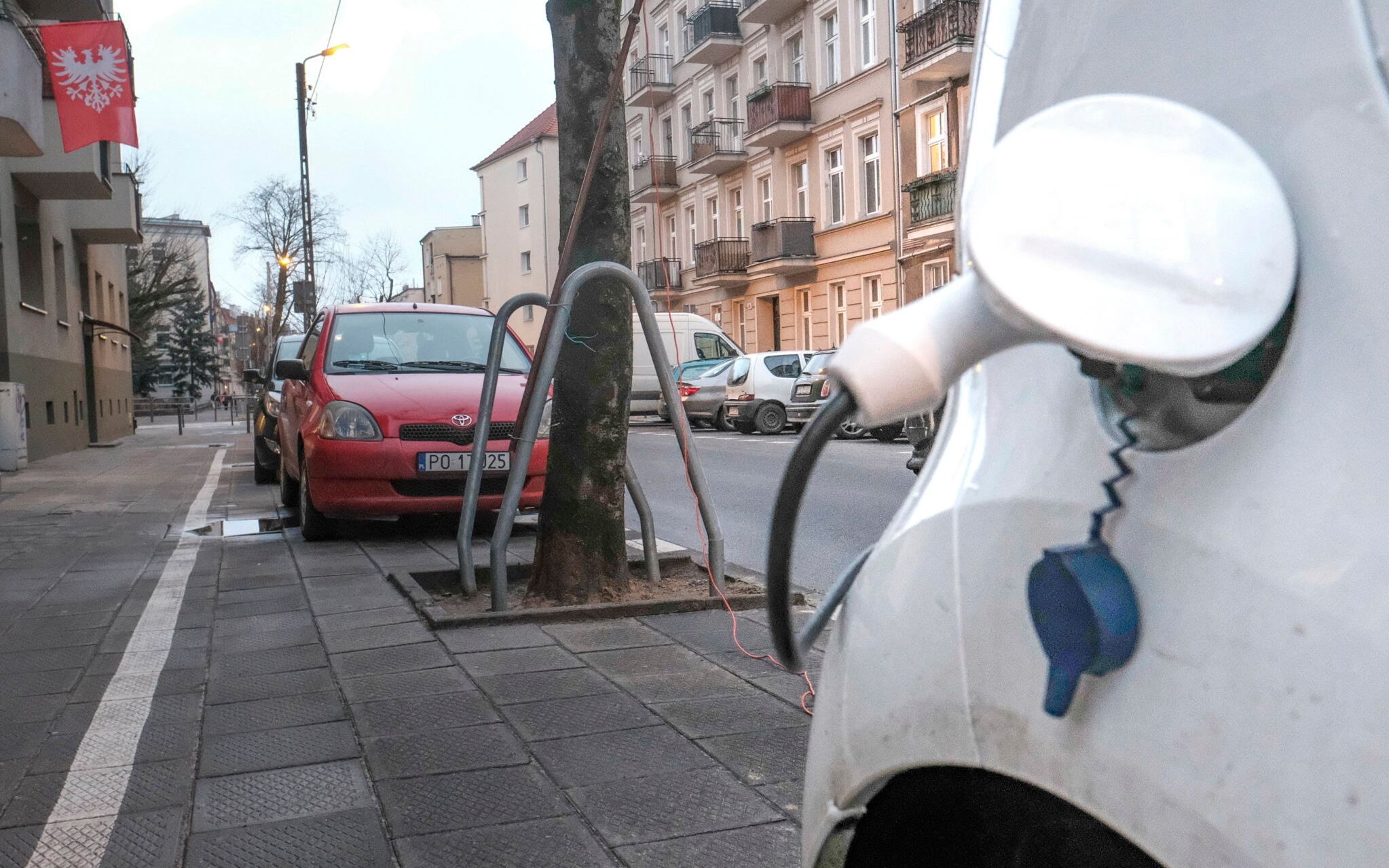 02.02.2022 Poznan . Ladowanie samochodu elektrycznego .
Fot. Piotr Skornicki / Agencja Wyborcza.pl