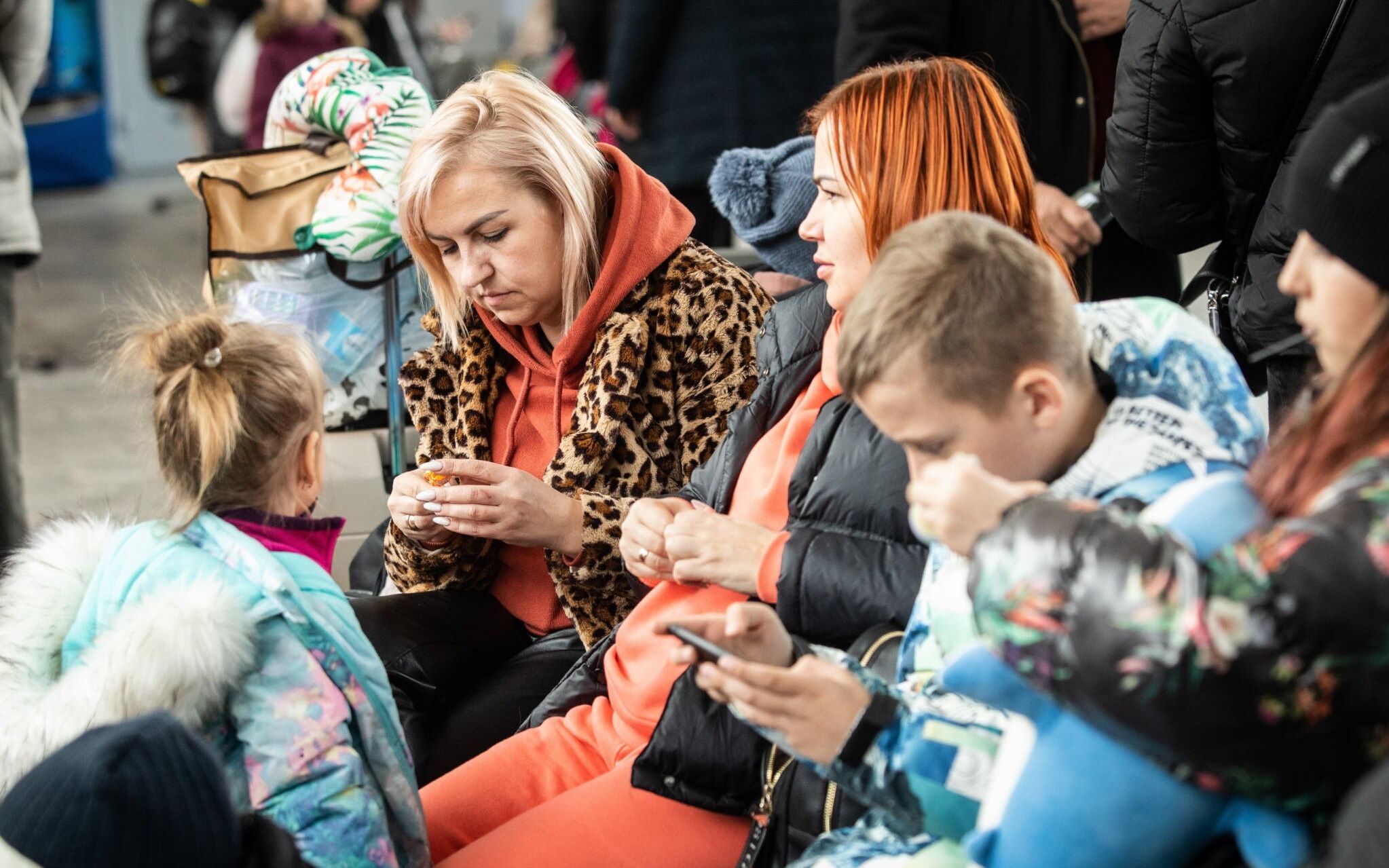 03.03.2022 Lublin , Dworzec Autobusowy PKS . Osmy dzien agresji Putina na Ukraine - uciekajacy przed wojna w oczekiwaniu na dalszy transport .
Fot. Jakub Orzechowski / Agencja Wyborcza.pl