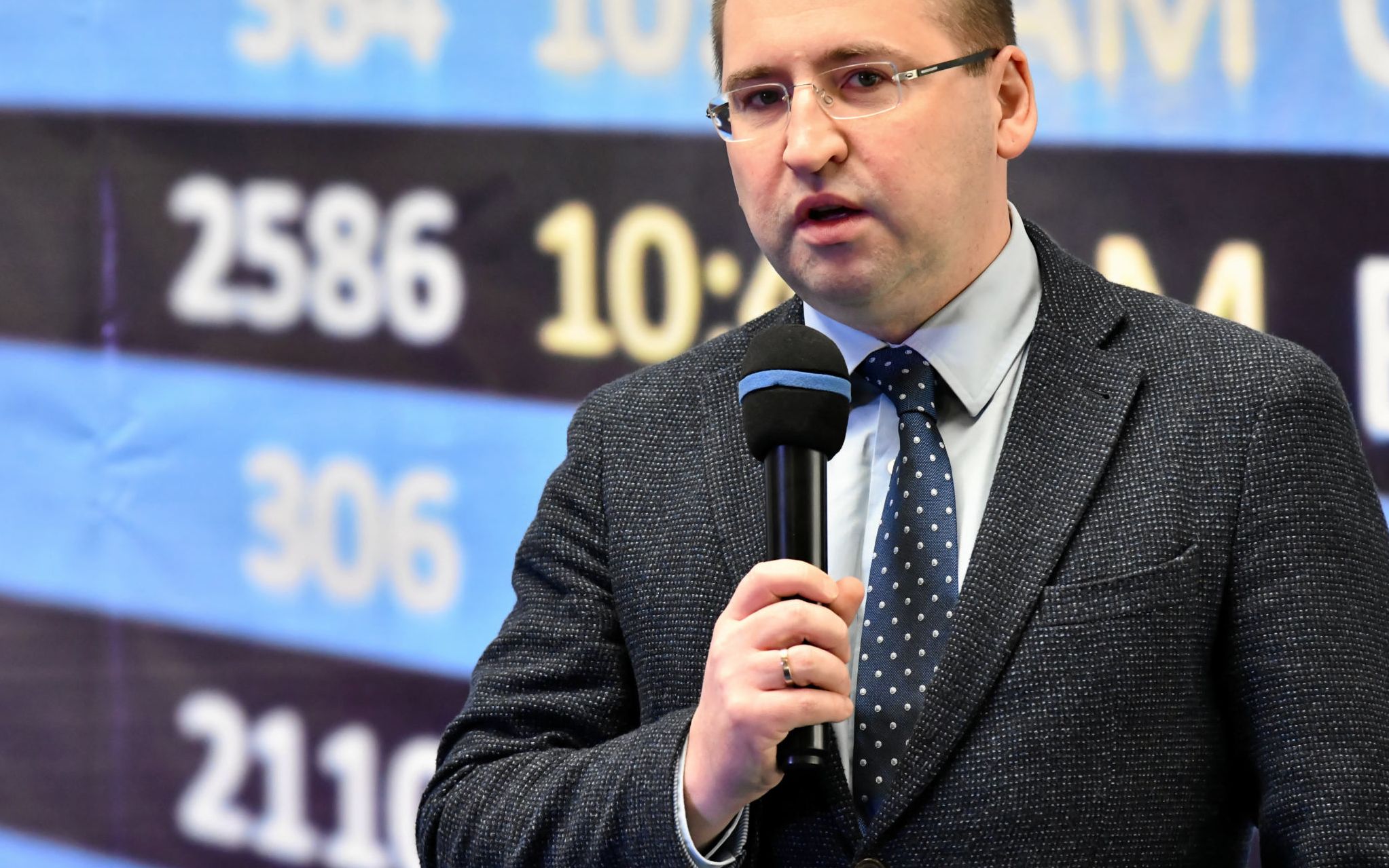 27.02.2019 Radom . Senator Adam Bielan , prezes Panstwowych Portow Lotniczych Mariusz Szpikowski podczas konferencji prasowej i podpisania umowy z wykonawcami przebudowy lotniska . 
Fot. Marta Dudzinska / Agencja Gazeta


 *** Local Caption ***