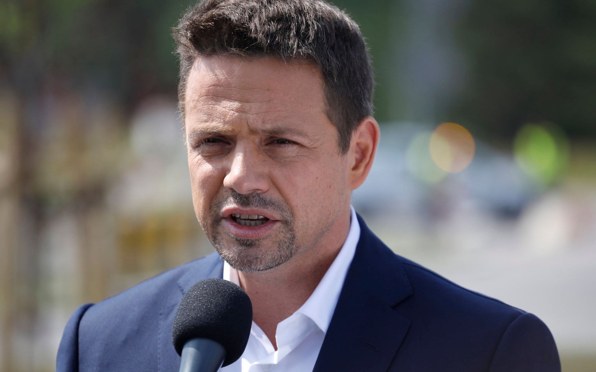 25.06.2020 Ostroleka . Kandydat na prezydenta RP Rafal Trzaskowski podczas briefingu prasowego przed Elektrownia Ostroleka .
Fot. Maciek Jazwiecki / Agencja Gazeta