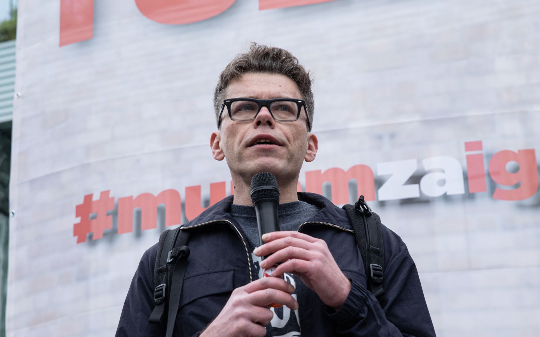 09.06.2020 Warszawa , plac Krasinskich . Sedzia Igor Tuleya podczas demonstracji wsparcia dla niego w zwiazku z wnioskiem o uchylenie mu immunitetu przez Izbe Dyscyplinarna SN .

Fot. Dawid Zuchowicz / Agencja Gazeta