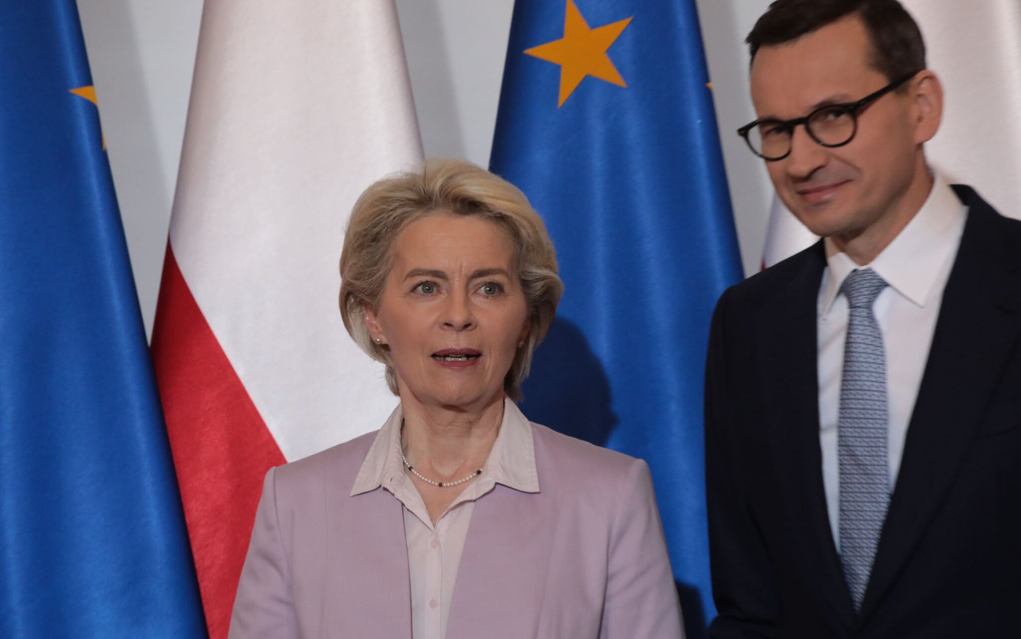 02.06.2022 Warszawa , al Ujazdowskie , Kancelaria Prezesa Rady Ministrow .Premier Mateusz Morawiecki i Przewodniczaca Komisji Europejskiej Ursula von der Leyen podczas powitania .