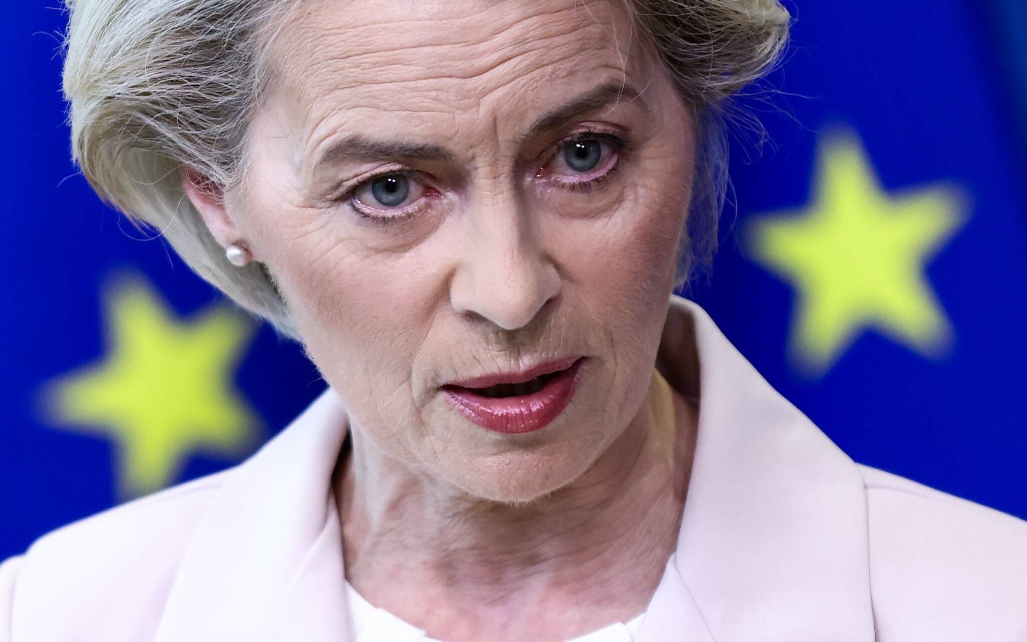 European Commission President Ursula von der Leyen makes a statement in Brussels on April 27, 2022, following the decision by Russian energy giant Gazprom to halt gas shipments to Poland and Bulgaria in Moscow's latest use of gas as a weapon in the conflict in Ukraine. (Photo by Kenzo TRIBOUILLARD / POOL / AFP)