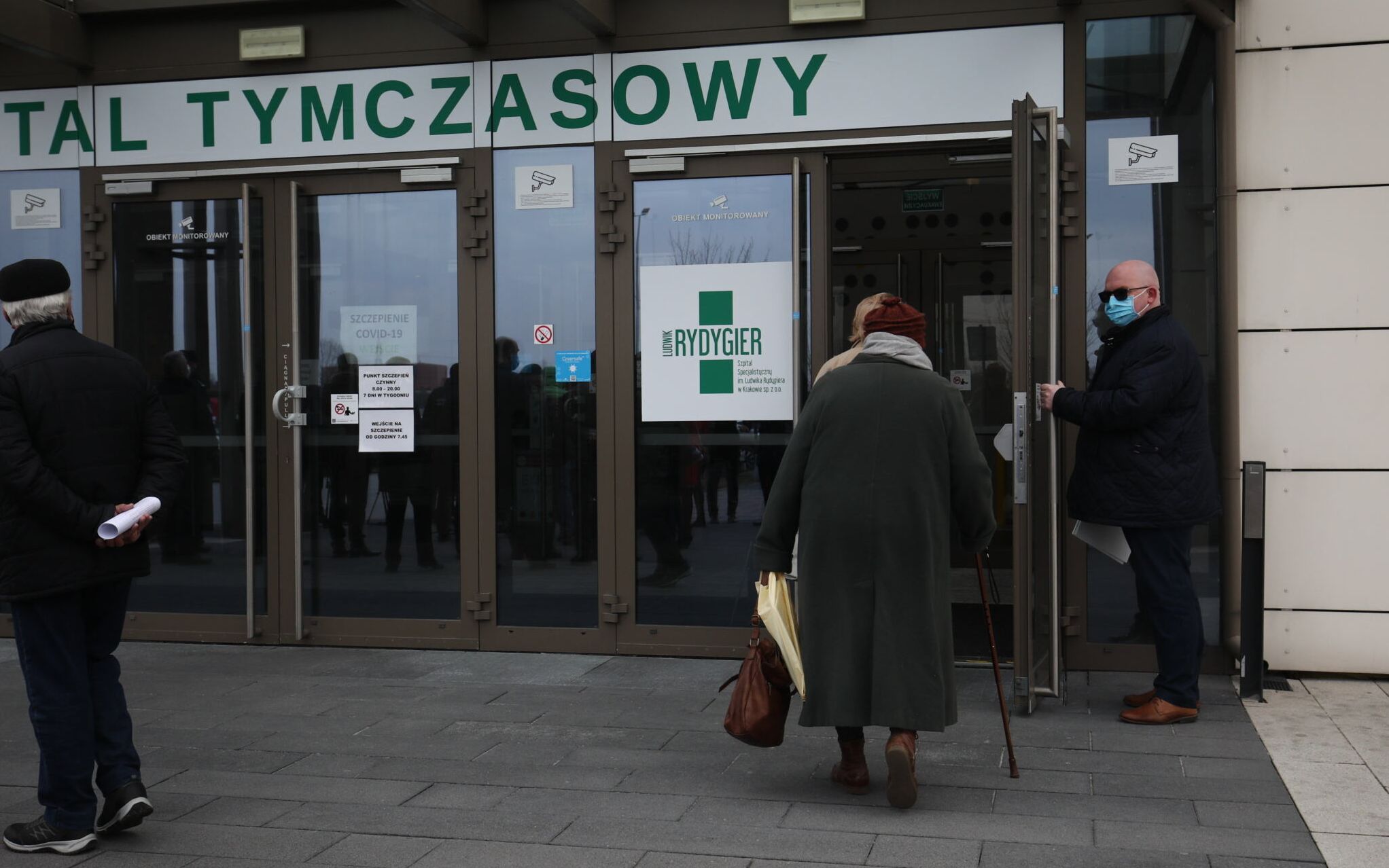 19.03.2021 Krakow , ul. Galicyjska , Szpital Tymczasowy na Expo w Krakowie . Konferencja prasowa pod szpitalem tymczasowym na EXPO w Krakowie w dniu jego uruchomienia .
Fot. Jakub Wlodek / Agencja Gazeta