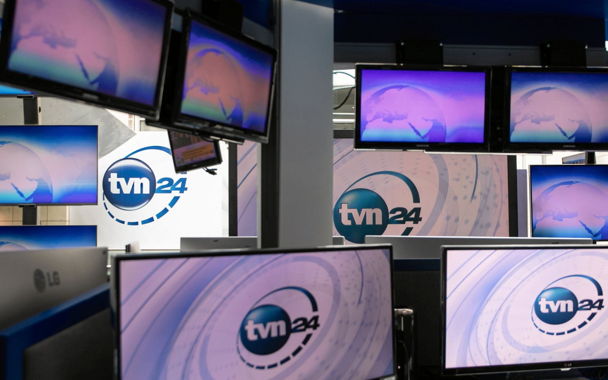 17.08.2021 Warszawa , ul. Wiertnicza 166 , siedziba TVN . Studio telewizyjne TVN24 .
Fot. Maciek Jazwiecki / Agencja Gazeta