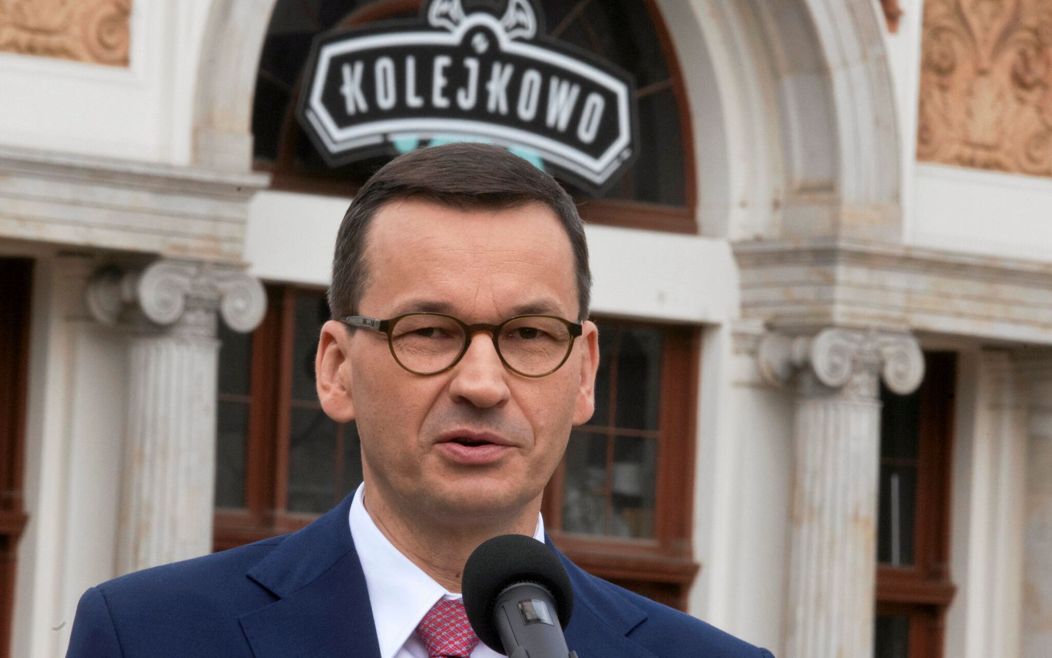 28.06.2019 Wroclaw . Dworzec Swiebodzki . Premier Mateusz Morawiecki podczas konferencji prasowej z udzialem premiera Mateusza Morawiackiego i ministra infrastruktury Andrzeja Adamczyka .
Fot. Krzysztof Cwik / Agencja Wyborcza.pl