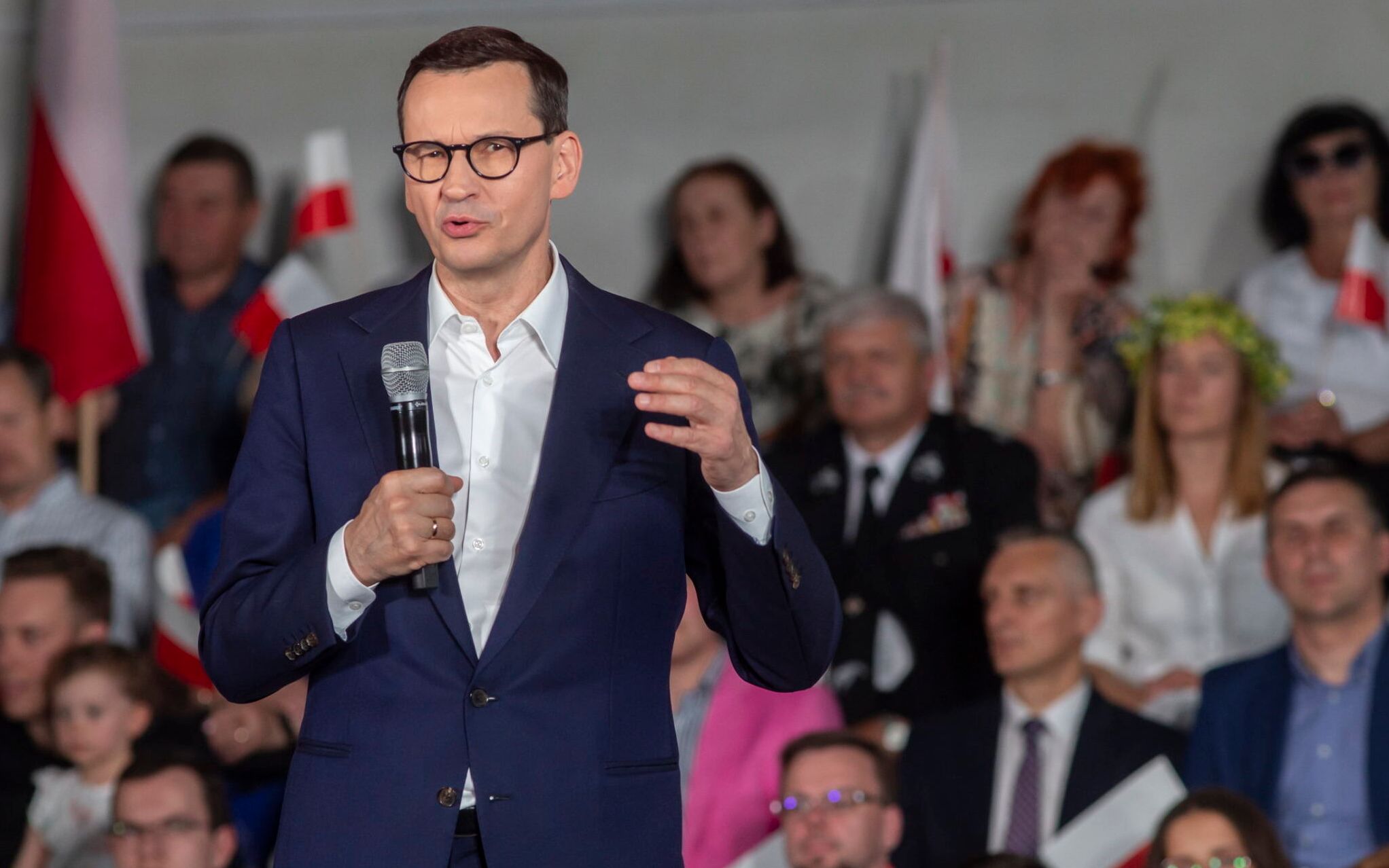 09.06.2022 Rutki Kossaki . Premier rzadu PiS Mateusz Morawiecki podczas gospodarskiej wizyty na Podlasiu ( ruszyl w teren pod haslem:  Porozmawiajmy o Polsce " - zgodnie z zaleceniem Kaczynskiego ).
Fot. Agnieszka Sadowska / Agencja Wyborcza.pl *** Local Caption *** .