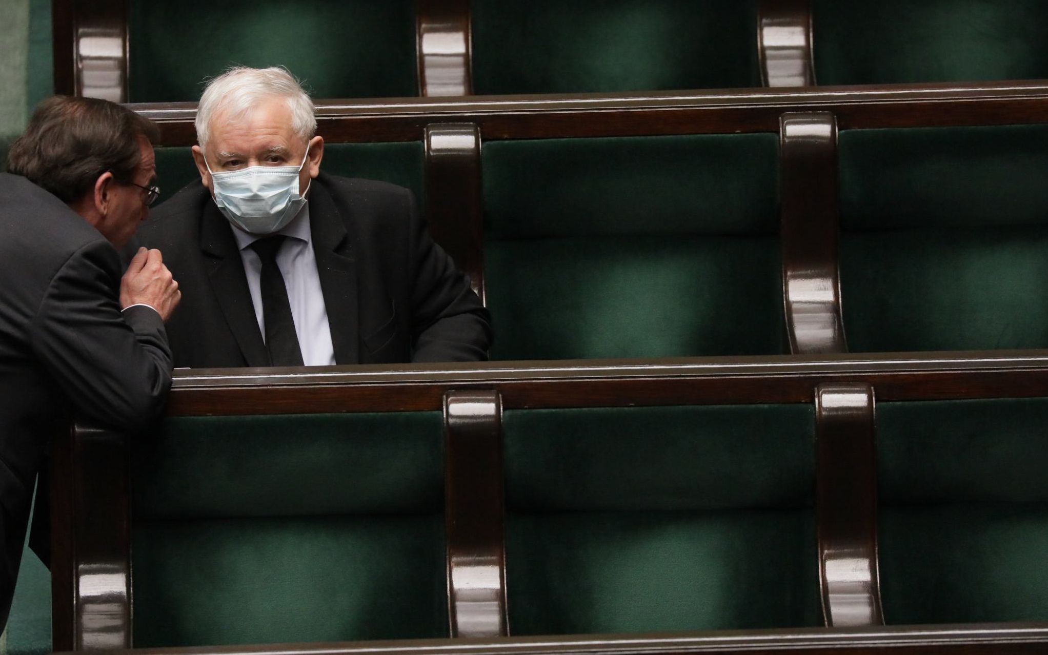 12.05.2020  Warszawa , Sejm . Prezes PiS Jaroslaw Kaczynski (p) i minister spraw wewnetrznych i administracji Mariusz Kaminski (l) podczas szostego dnia 11 posiedzenia Sejmu IX Kadencji .
Fot. Slawomir Kaminski / Agencja Gazeta