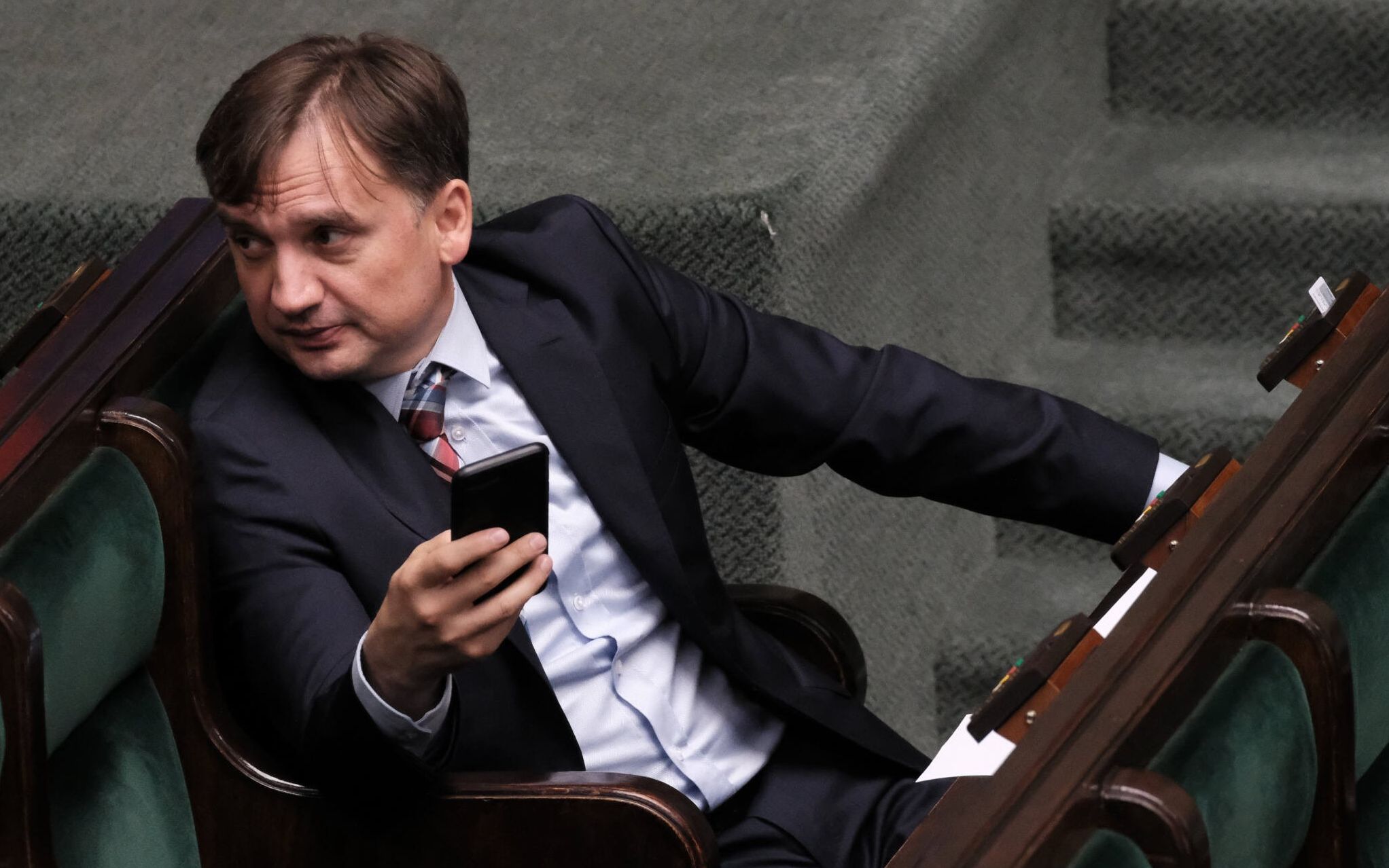 24.07.2020 Warszawa , ulica Wiejska . Sejm . 15 . posiedzenie Sejmu IX kadencji . Minister sprawiedliwosci Zbigniew Ziobro podczas bloku glosowan .
Fot. Slawomir Kaminski / Agencja Gazeta