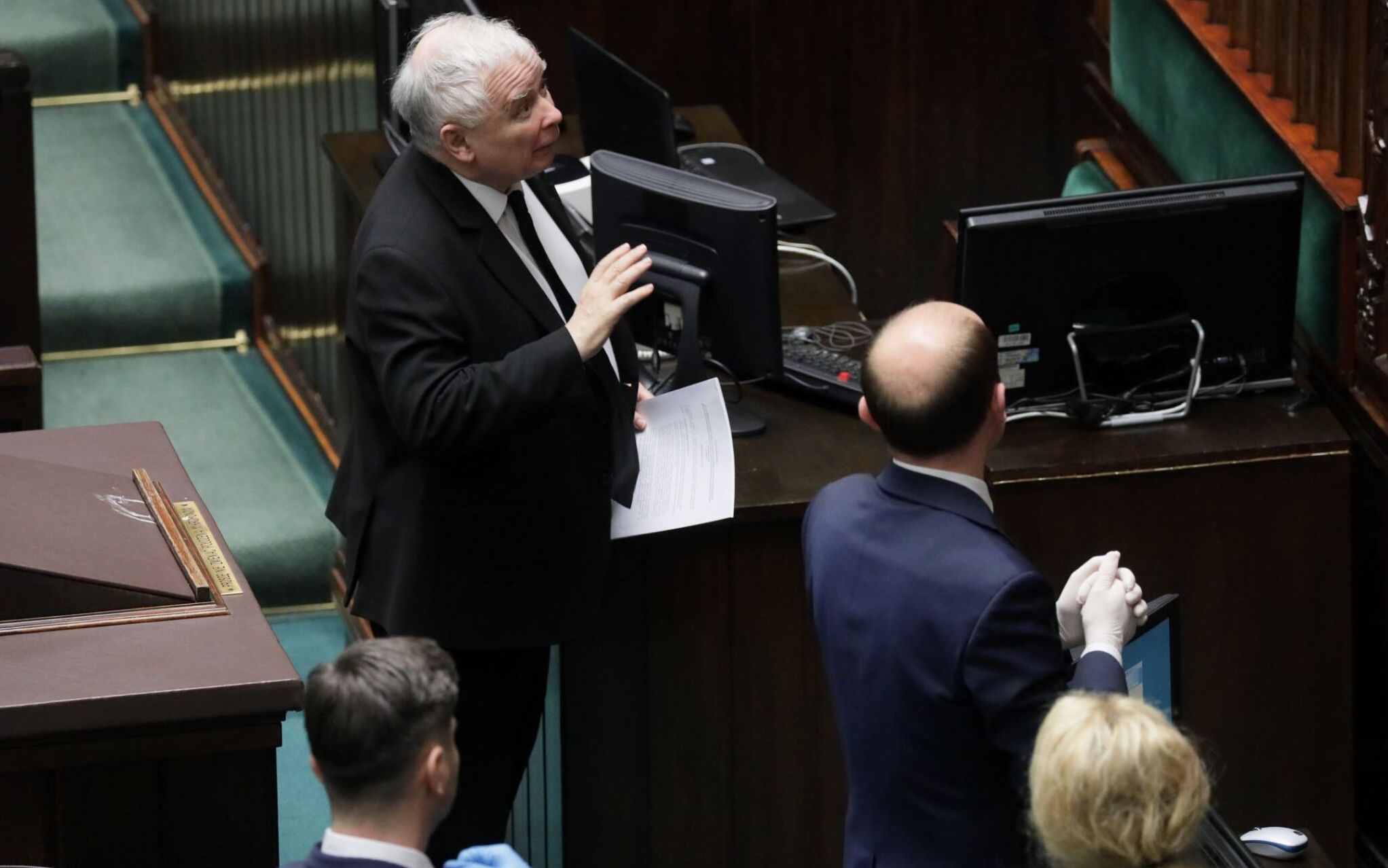 Grafika do artykułu Posłowie po podwyżkach będą wśród 2 proc. najlepiej zarabiających. Pokazujemy dane i liczby