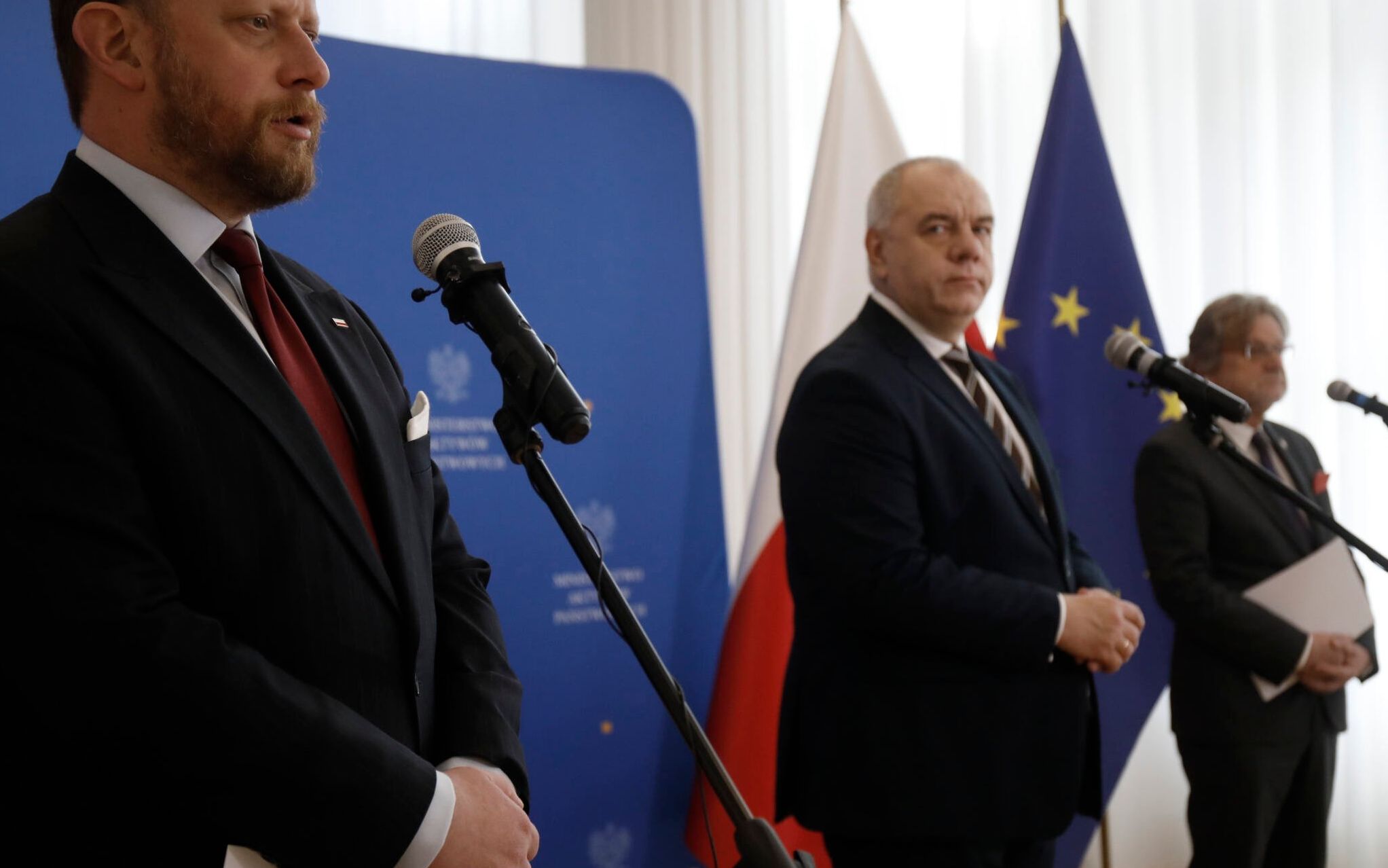 08.06.2020 Warszawa , ul. Krucza 36 / Wspolna 6 , siedziba Ministerstwa Aktywow Panstwowych . Od lewej:  minister zdrowia Lukasz Szumowski  , wicepremier i minister aktywow panstwowych Jacek Sasin , Glowny Inspektor Sanitarny Jaroslaw Pinkas podczas konferencji prasowej dotyczacej sytuacji epidemicznej na Slasku .
Fot. Maciek Jazwiecki / Agencja Gazeta