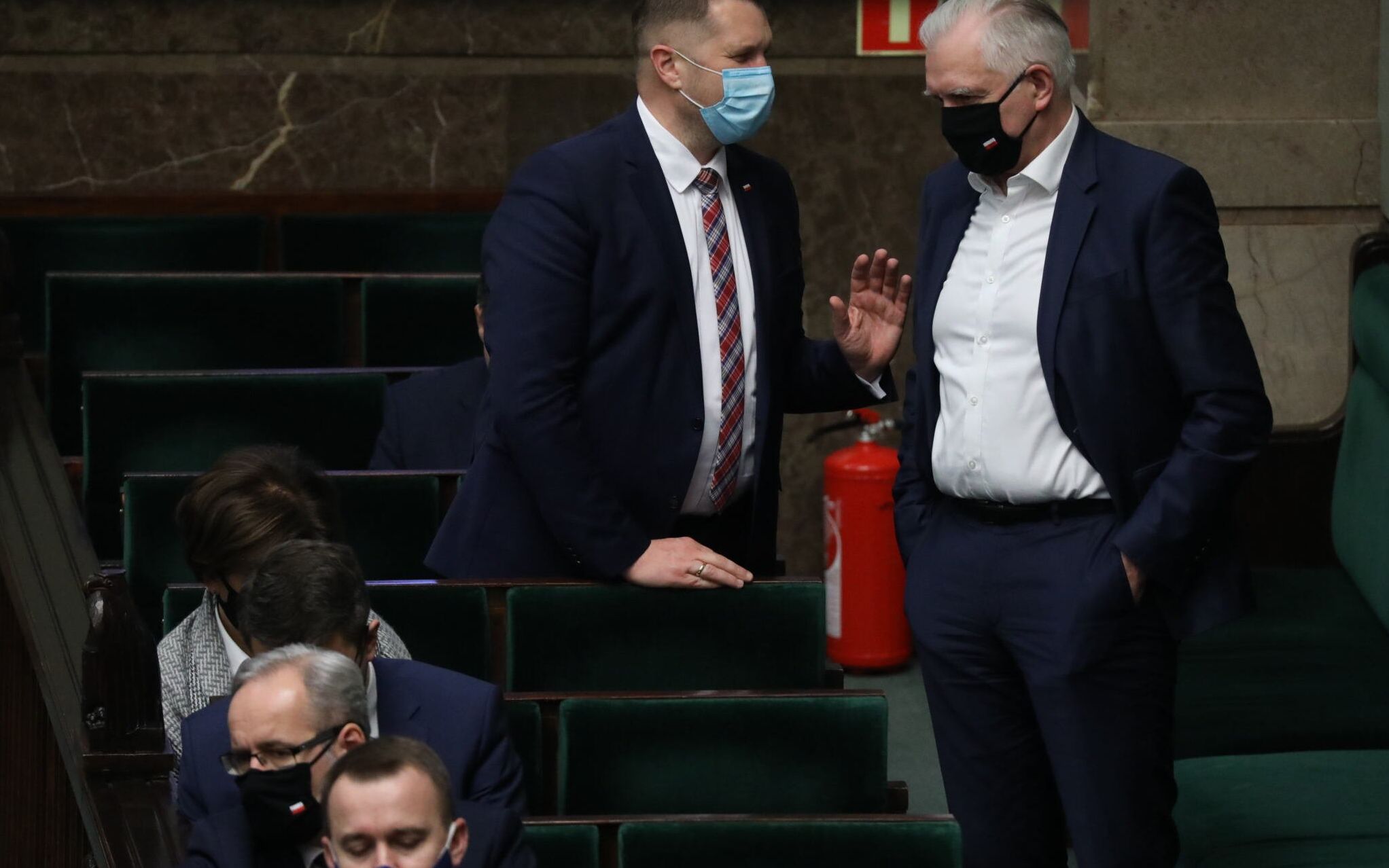 09.12.2020 Warszawa , ulica Wiejska . Sejm . 22 posiedzenie Sejmu X kadencji . Minister zdrowia Adam Niedzielski (L), minister edukacji i nauki Przemyslaw Czarnek (C), minister rozwoju , pracy i technologii Jaroslaw Gowin (P) podczas pracy na wnioskiem o wotum nieufnosci dla wicepremiera Jaroslawa Kaczynskiego .
Fot. Slawomir Kaminski / Agencja Gazeta