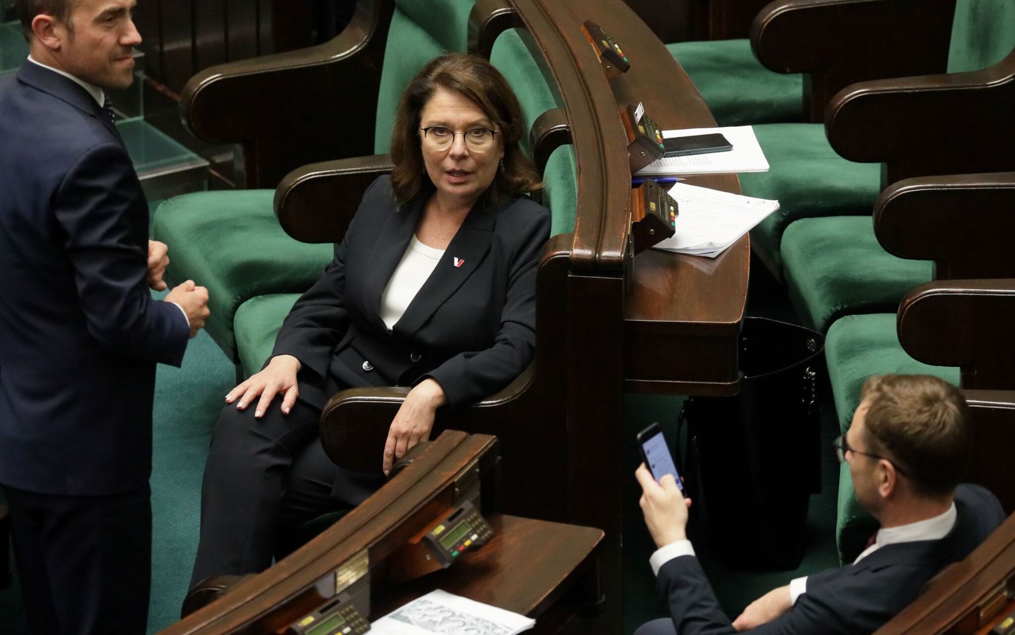Grafika do artykułu Platforma Obywatelska, czyli dwie kotwice na skrzydłach. Czy takie ptaszysko jeszcze gdzieś poleci?