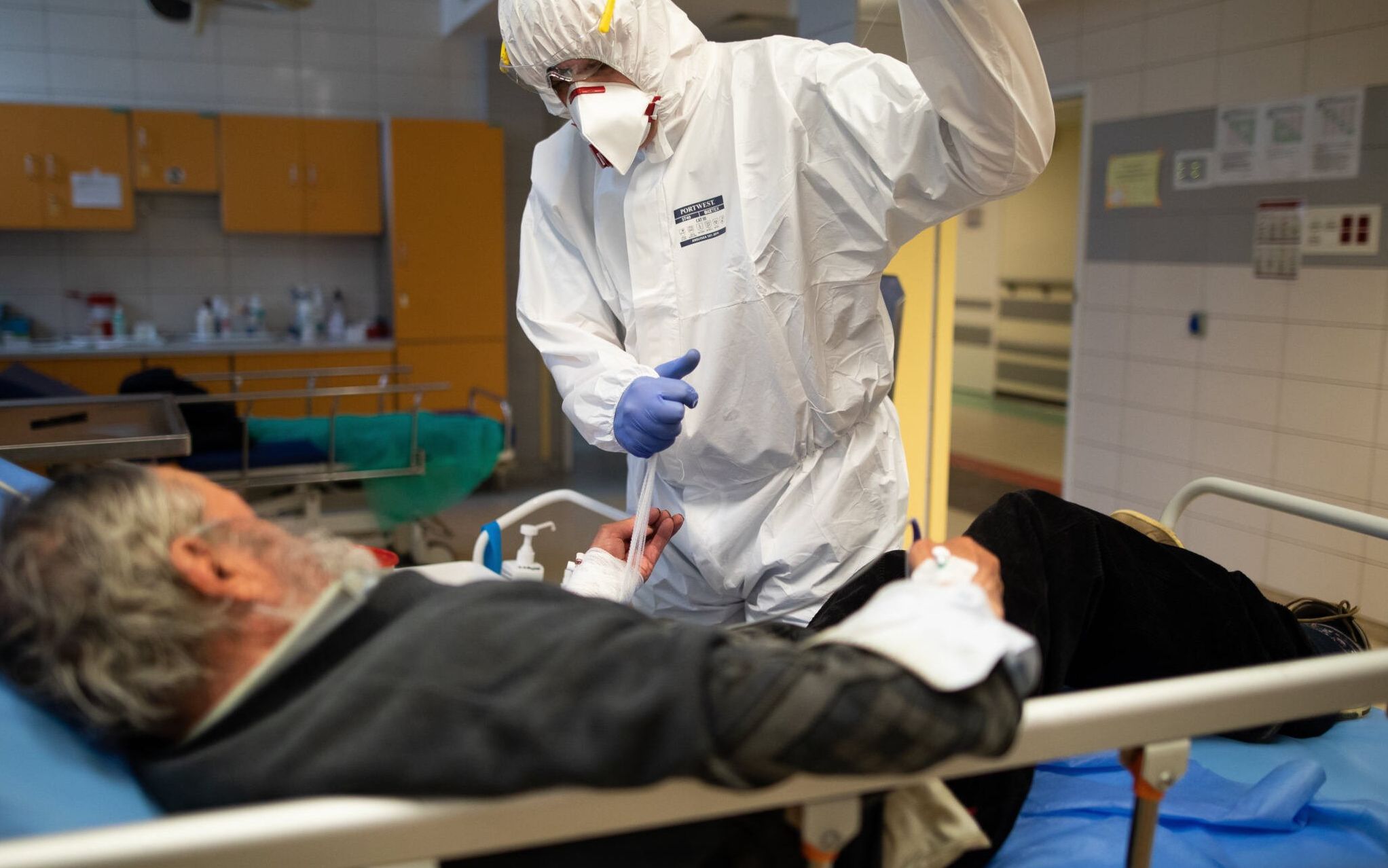 09.06.2020 Lublin , Samodzielny Publiczny Szpital Kliniczny Nr 4 . Praca medykow ze Szpitalnego Odzialu Ratunkowego podczas pandemii koronawirusa .
Fot. Jakub Orzechowski / Agencja Gazeta