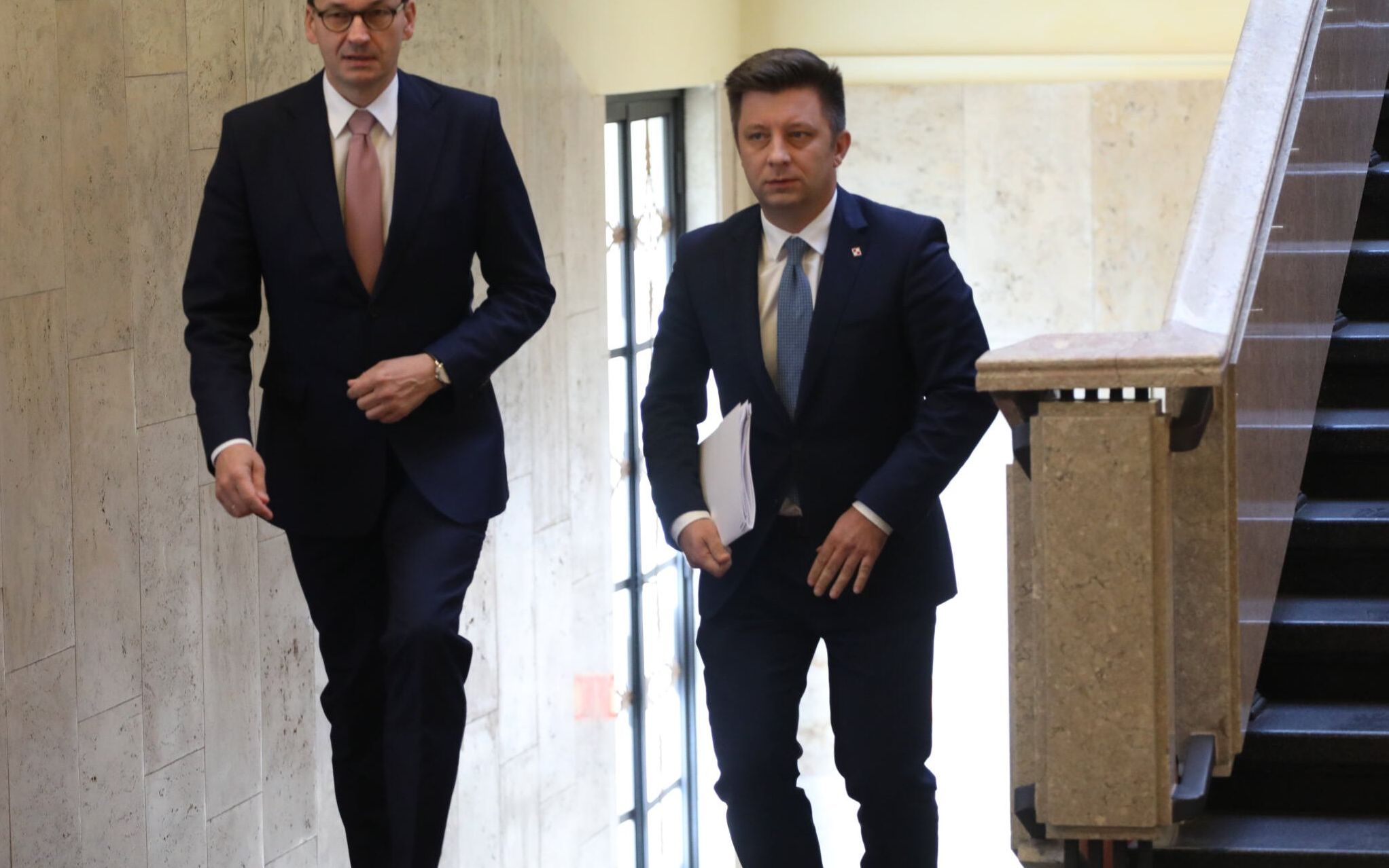 14.09.2020  Warszawa , Kancelaria Prezesa Rady Ministrow . Spotkanie premiera Mateusza Morawieckiego z przedstawicielami ugrupowan parlamentarnych w sprawie sytuacji na Bialorusi . N/z premier Mateusz Morawiecki , Michal Dworczyk .
Fot. Slawomir Kaminski / Agencja Gazeta