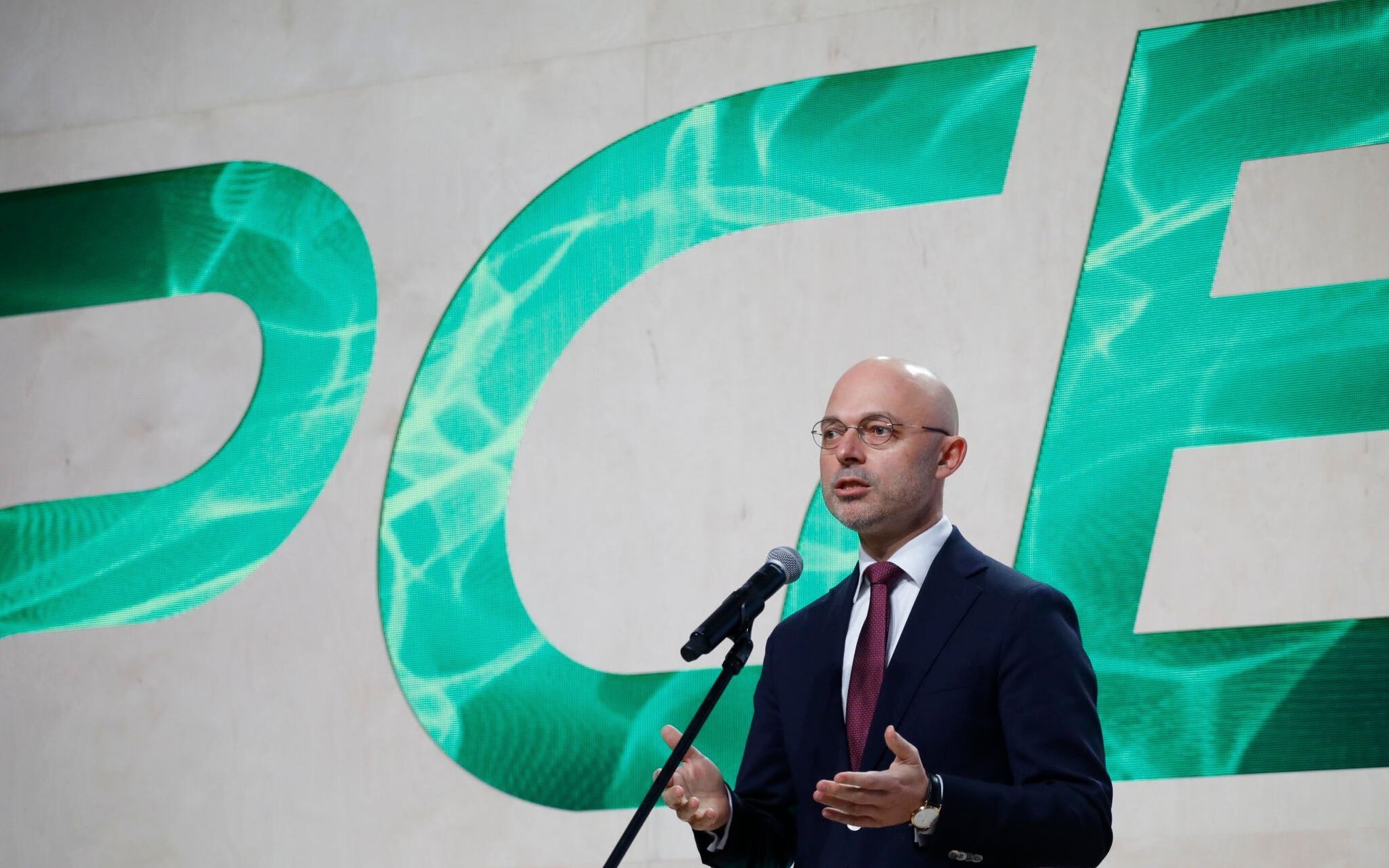 19.10.2020 Warszawa , Stadion Narodowy , Biznes Klub . Minister klimatu i srodowiska Michal Kurtyka podczas konferencji prasowej #PGE2050 .
Fot. Maciek Jazwiecki / Agencja Gazeta