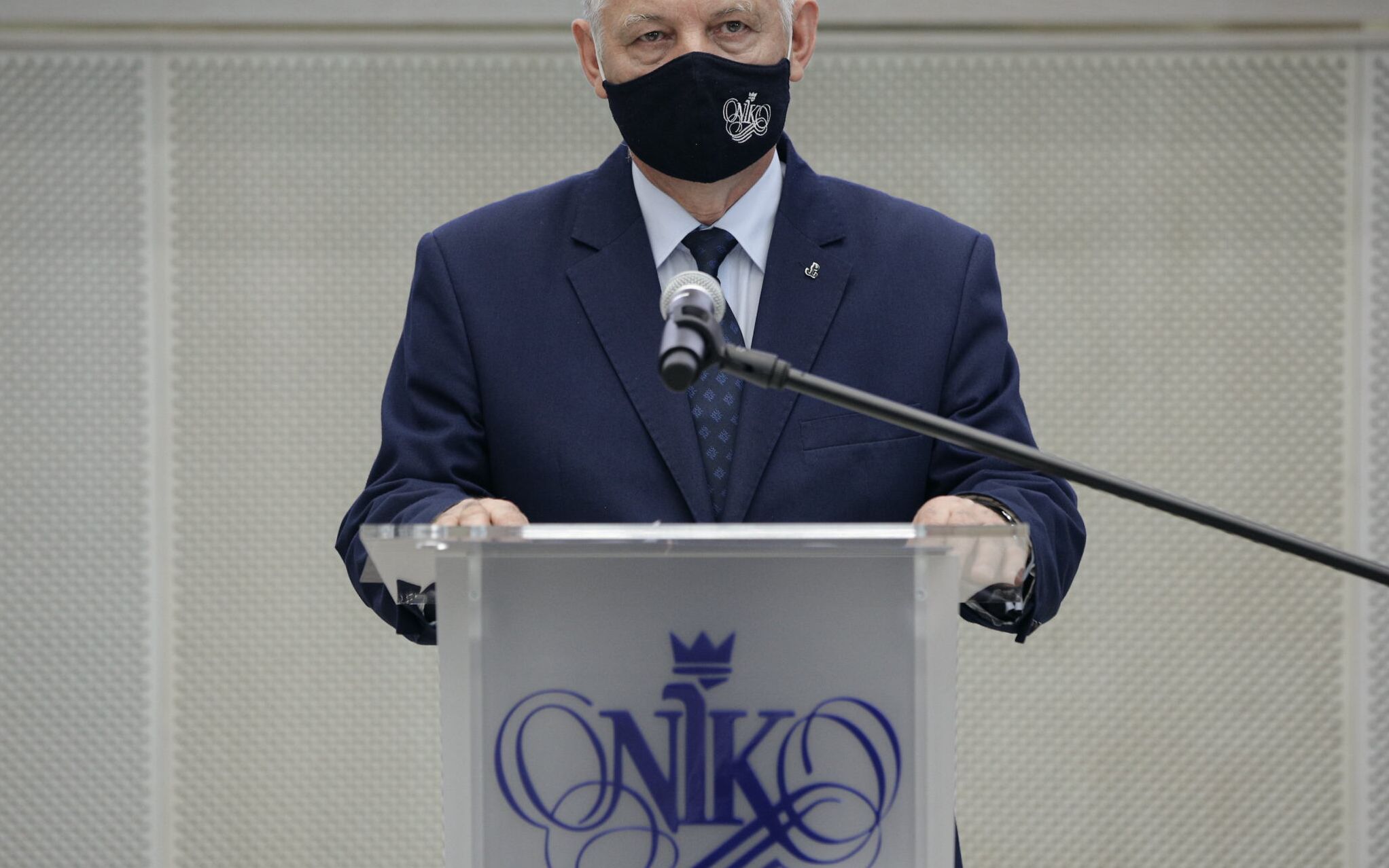 13.05.2021 Warszawa , Najwyzsza Izba Kontroli . Prezes NIK Marian Banas podczas konferencji prasowej - prezentuje raport izby ws. wyborow kopertowych (rzad PiS zmarnowal na nie 70 mln zl). 
Fot. Dawid Zuchowicz / Agencja Gazeta