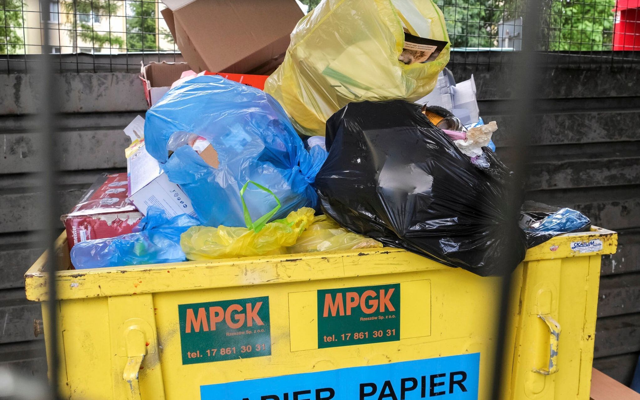 03.07.2019 Rzeszow , ul Zbyszewskiego . Pergole na smieci .
Fot. Patryk Ogorzalek / Agencja Gazeta