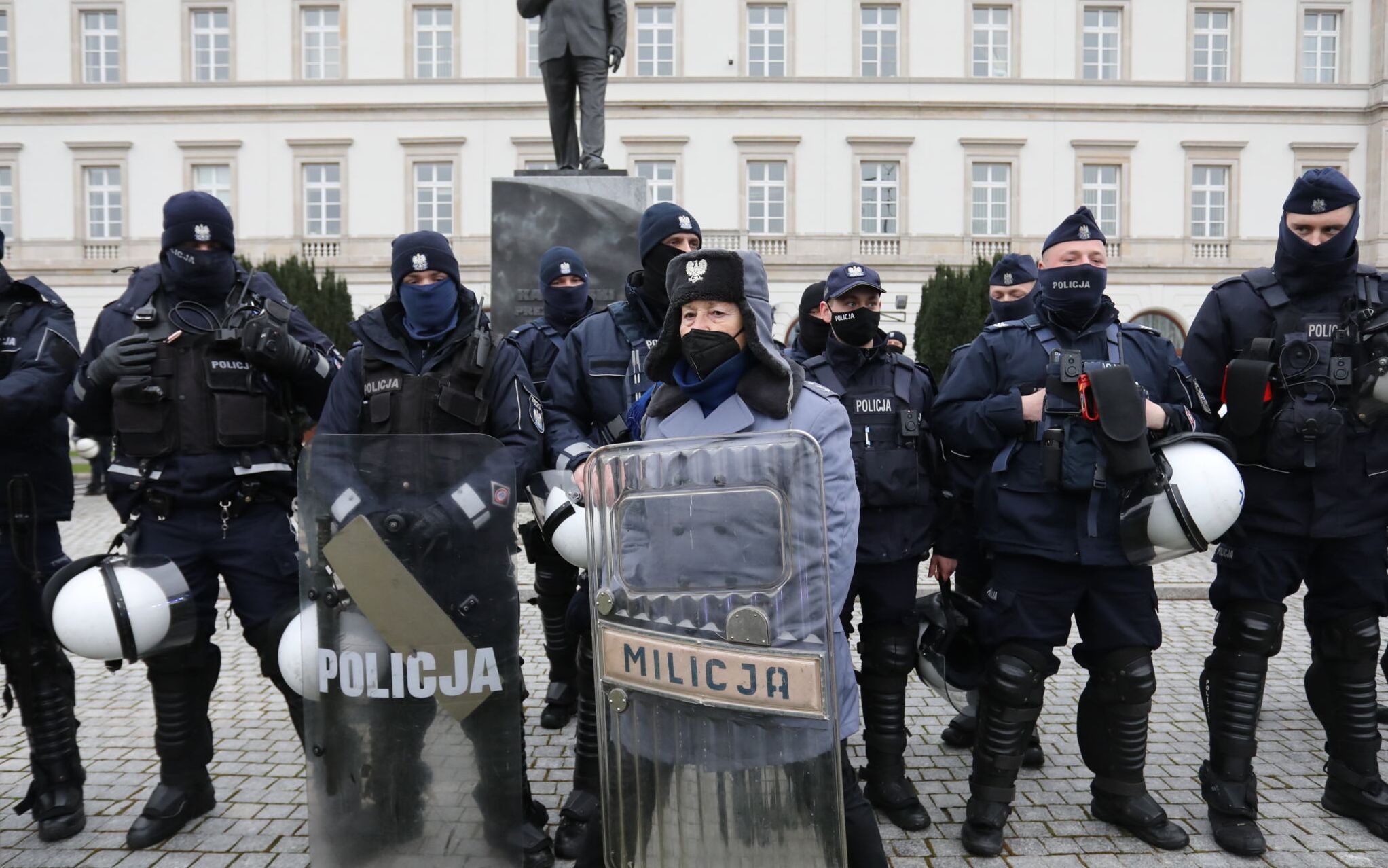 13.12.2020 Warszawa . Manifestacja pod haslem " Idziemy po wolnosc. Idziemy po wszystko ! " zorganizowana m.in. przez Ogolnopolski Strajk Kobiet i Strajk Przedsiebiorcow .
Fot. Slawomir Kaminski / Agencja Gazeta